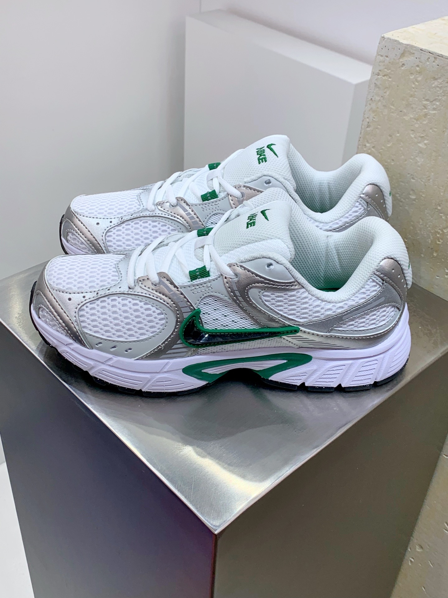 Nike P-6000 White / Grey detail view 8