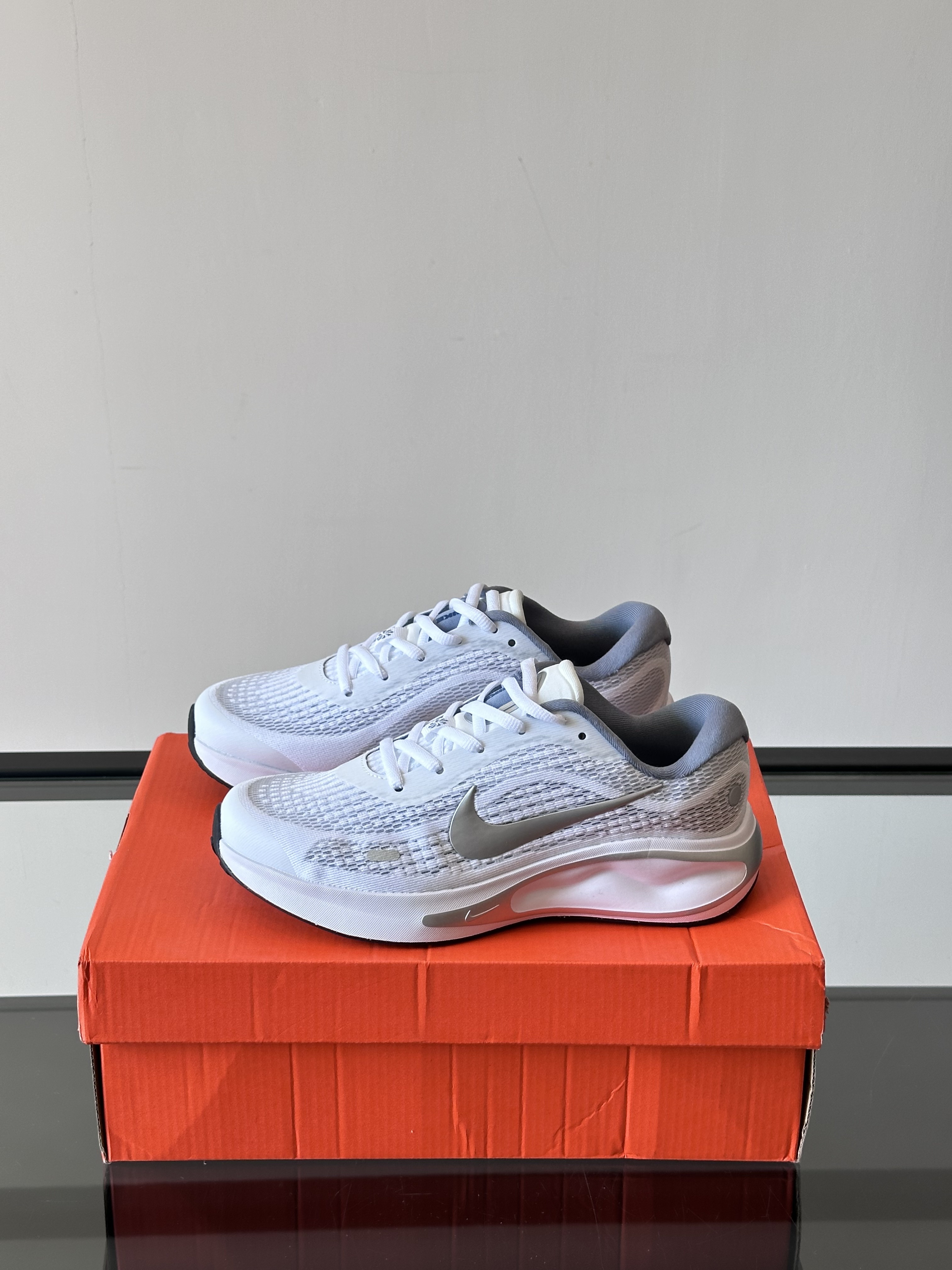 Nike Air Max 95 White / Burgundy detail view 6