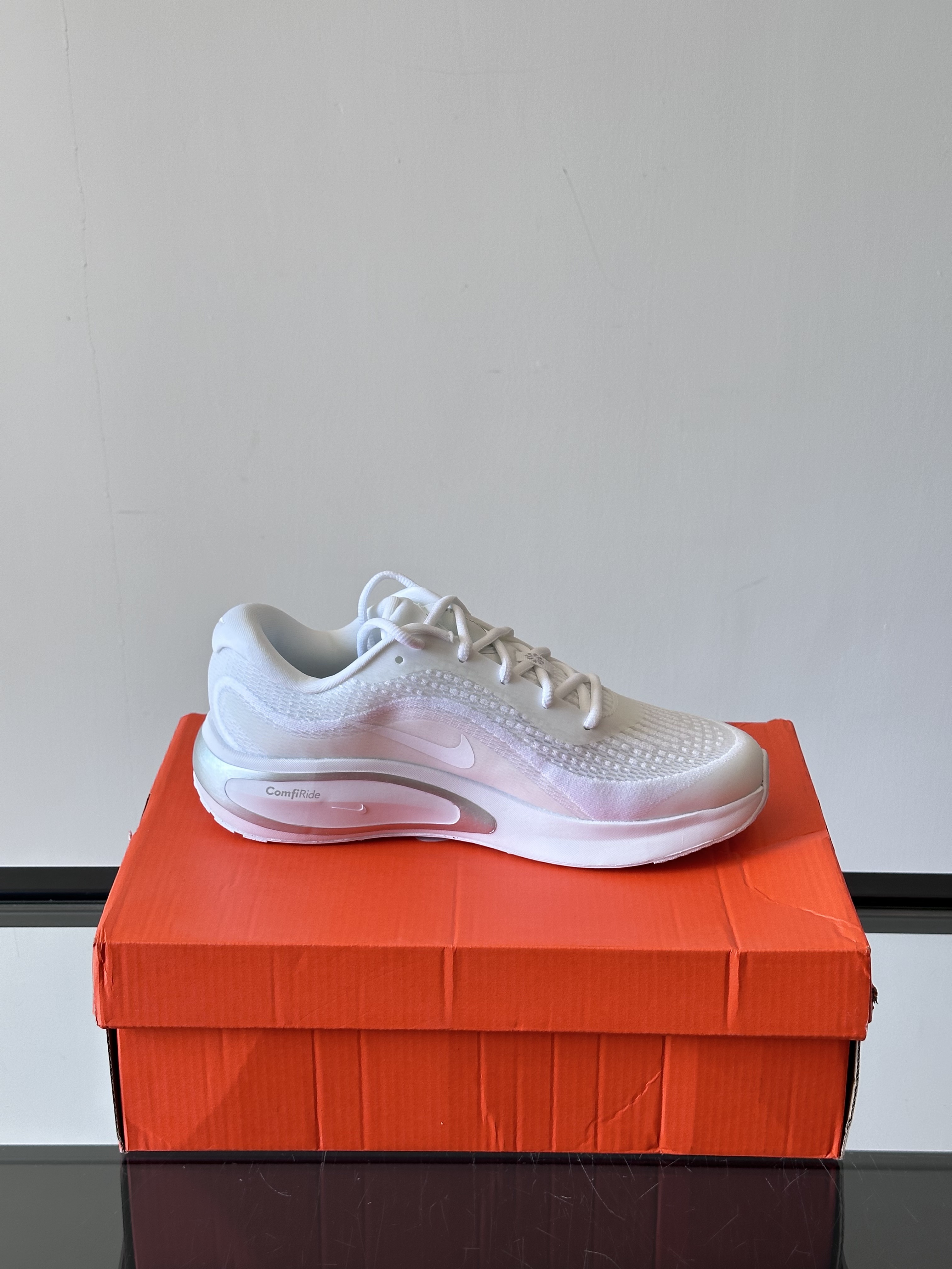 Nike Air Max 95 White / Burgundy detail view 3