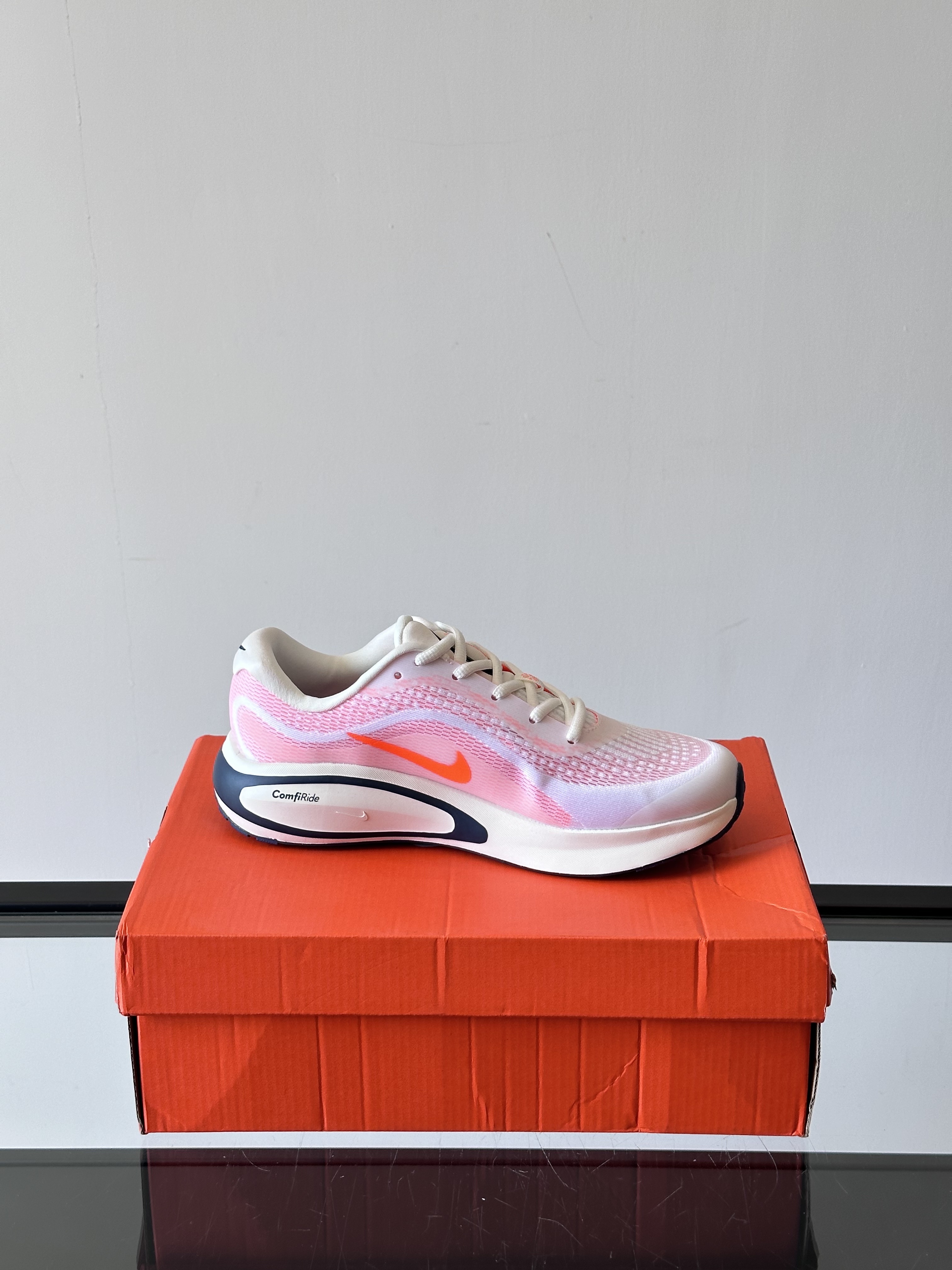 Nike Air Max 95 White / Burgundy detail view 3