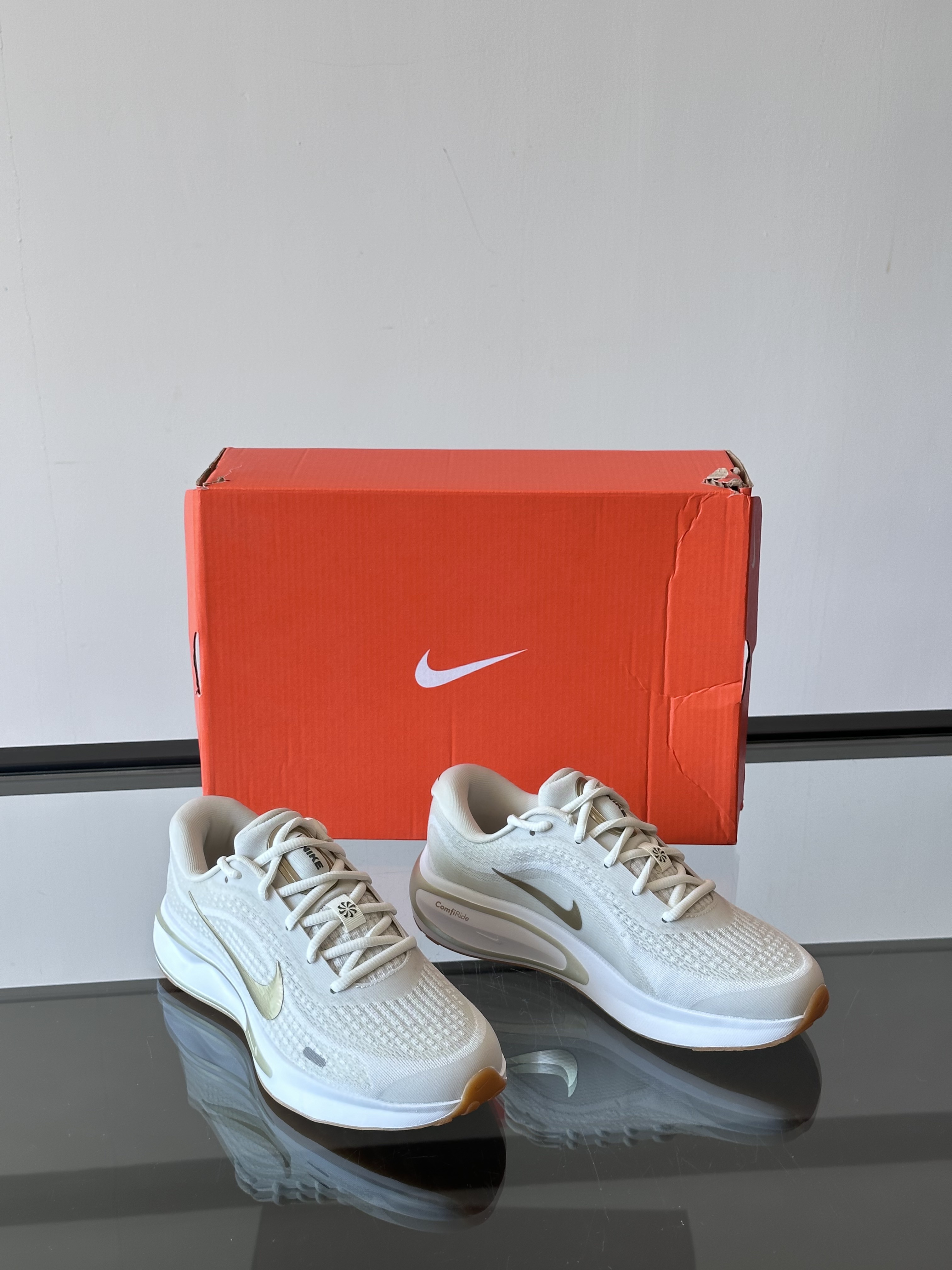 Nike Air Max 95 White / Burgundy detail view 4
