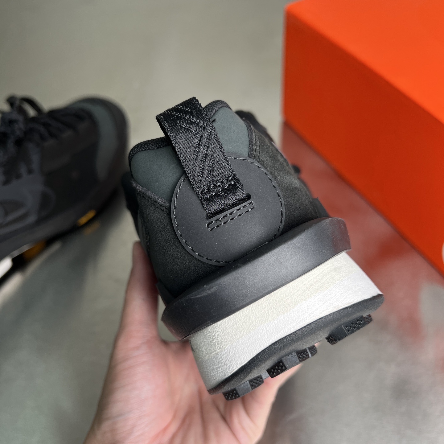 Nike Air Max 95 Grey / White detail view 2