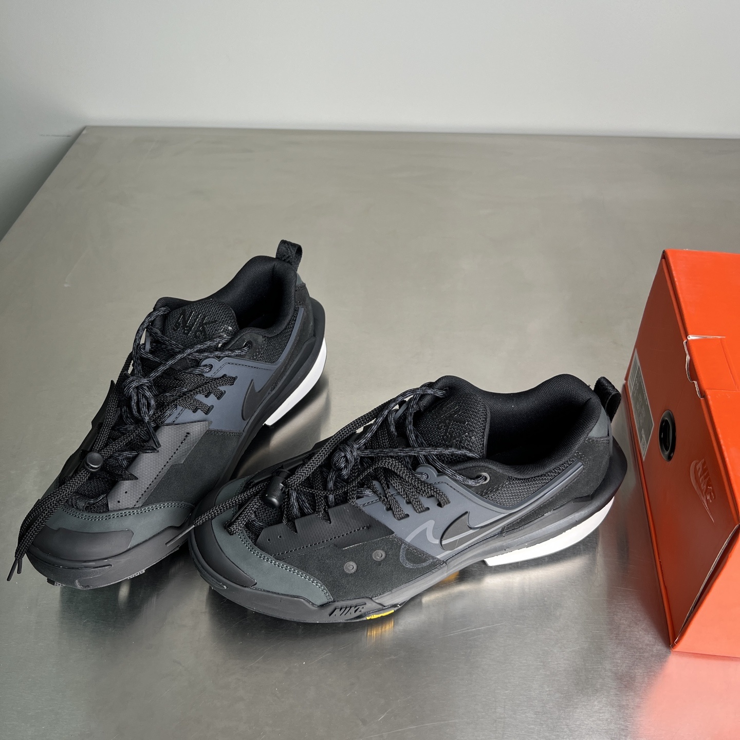 Nike Air Max 95 Grey / White detail view 3