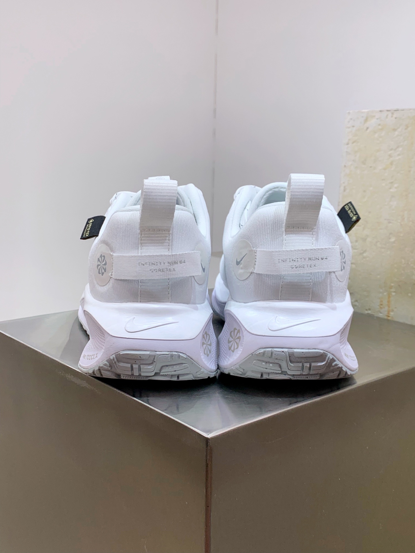 Nike Air Max DN White / Blue detail view 3