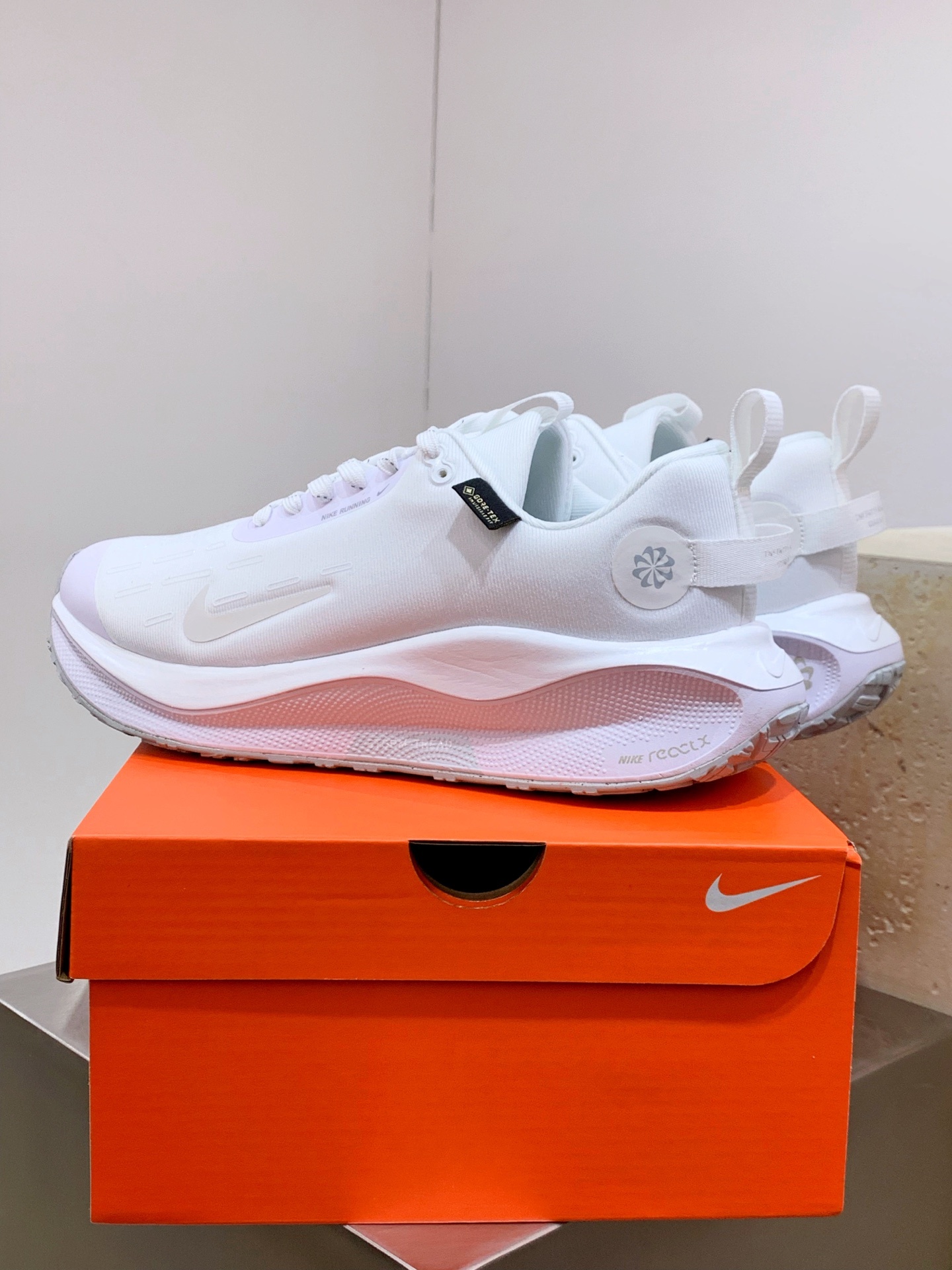 Nike Air Max DN White / Blue detail view 4