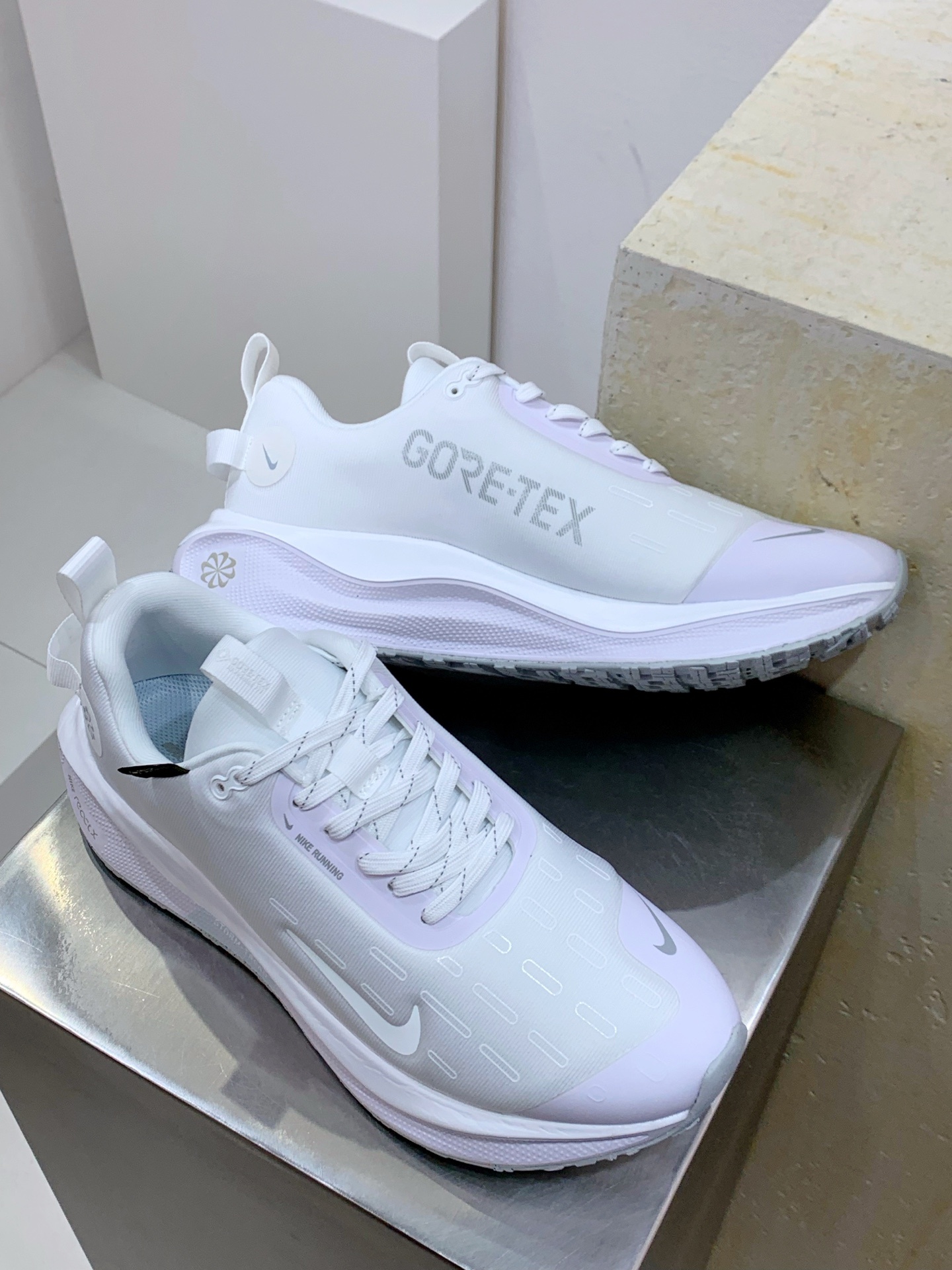 Nike Air Max DN White / Blue detail view 7