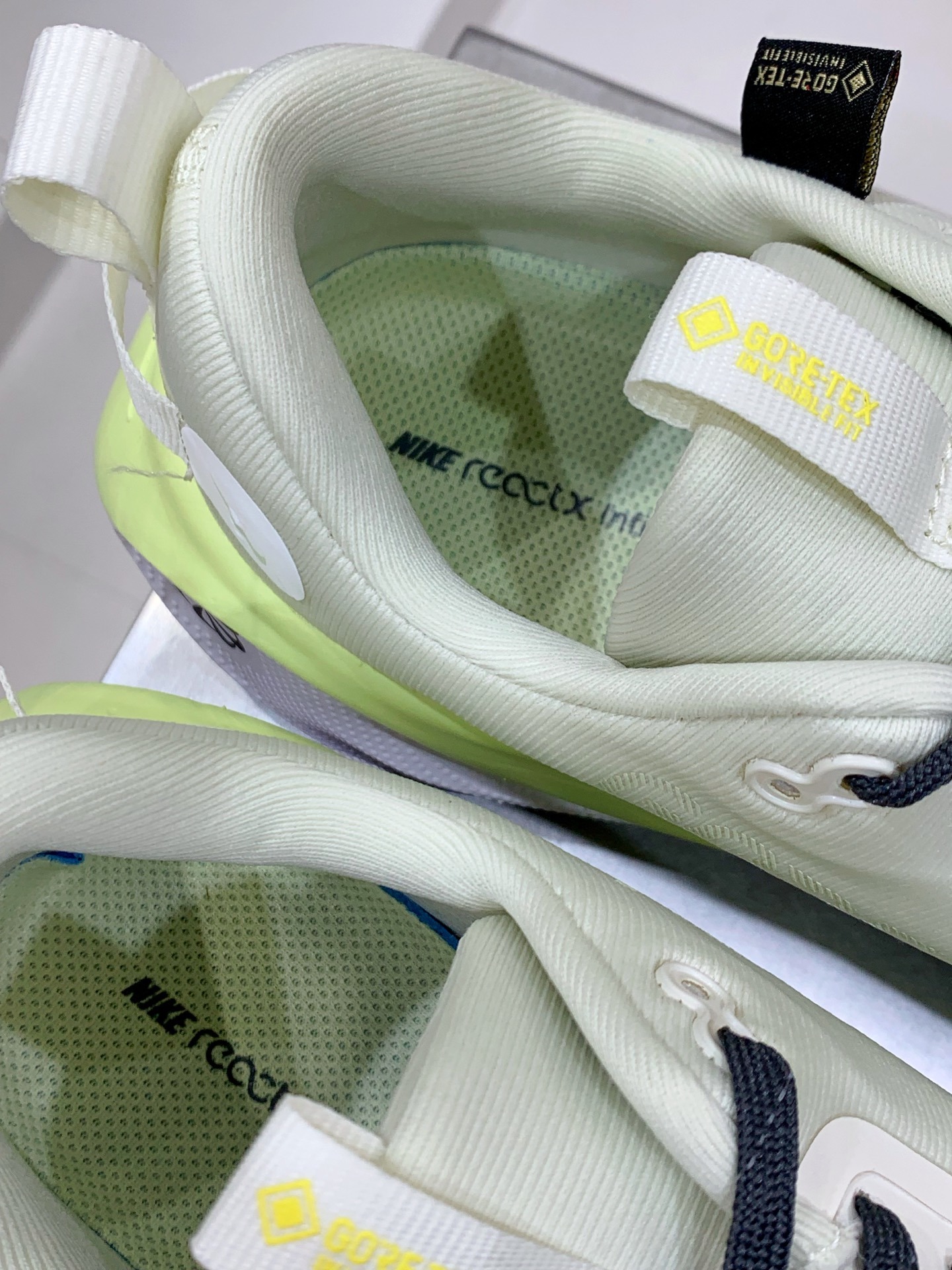 Nike Air Max DN White / Grey detail view 2