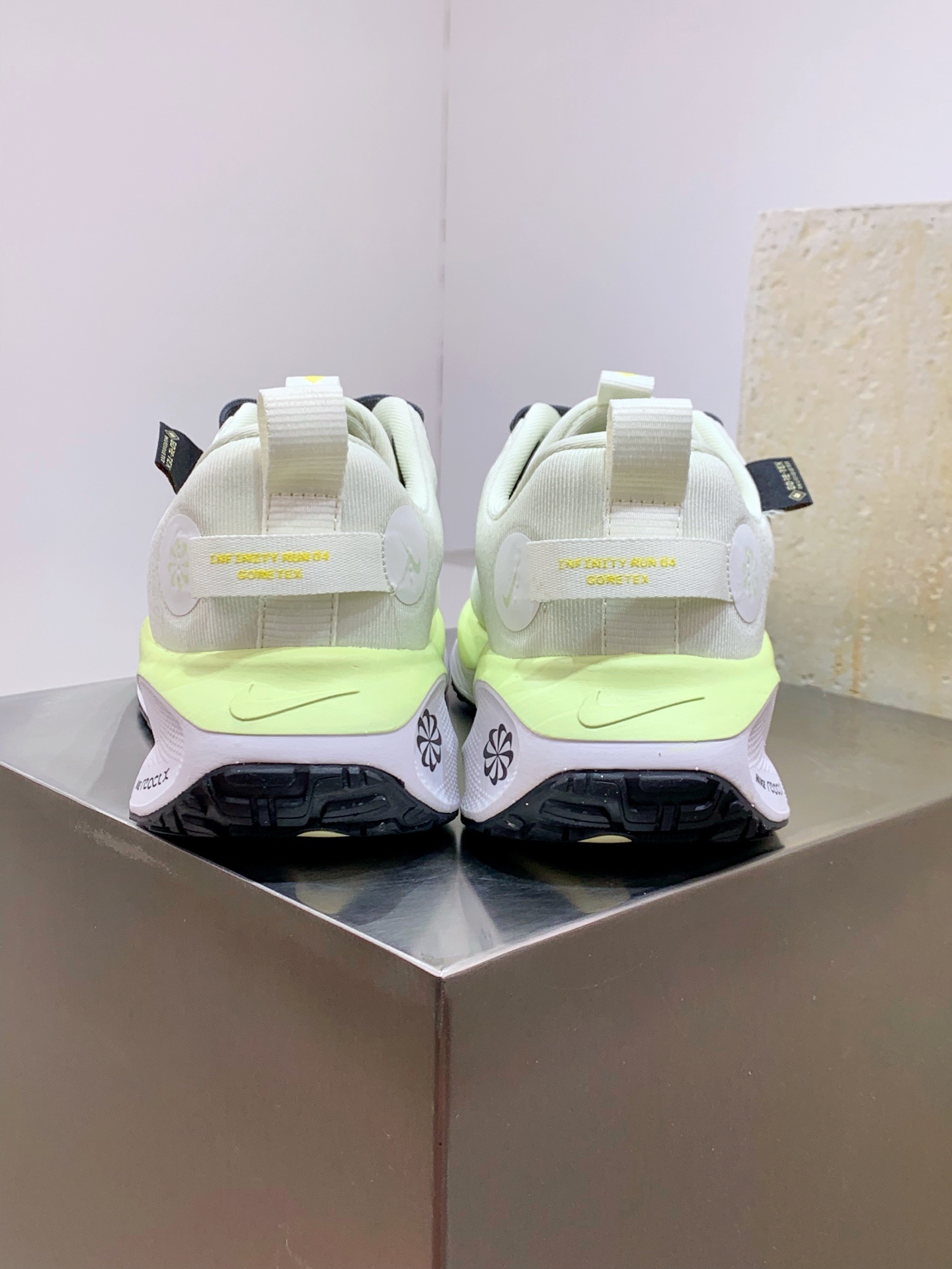 Nike Air Max DN White / Grey detail view 3