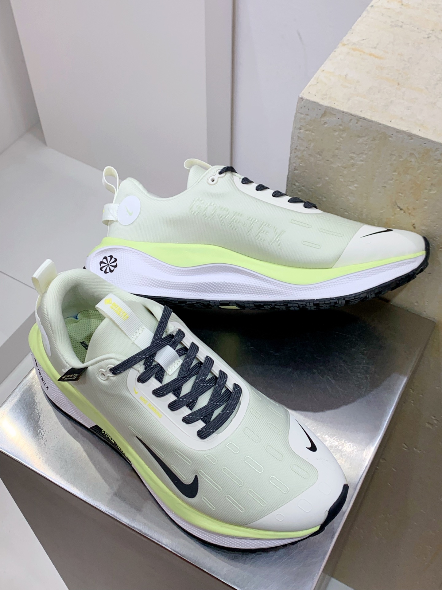 Nike Air Max DN White / Grey detail view 7