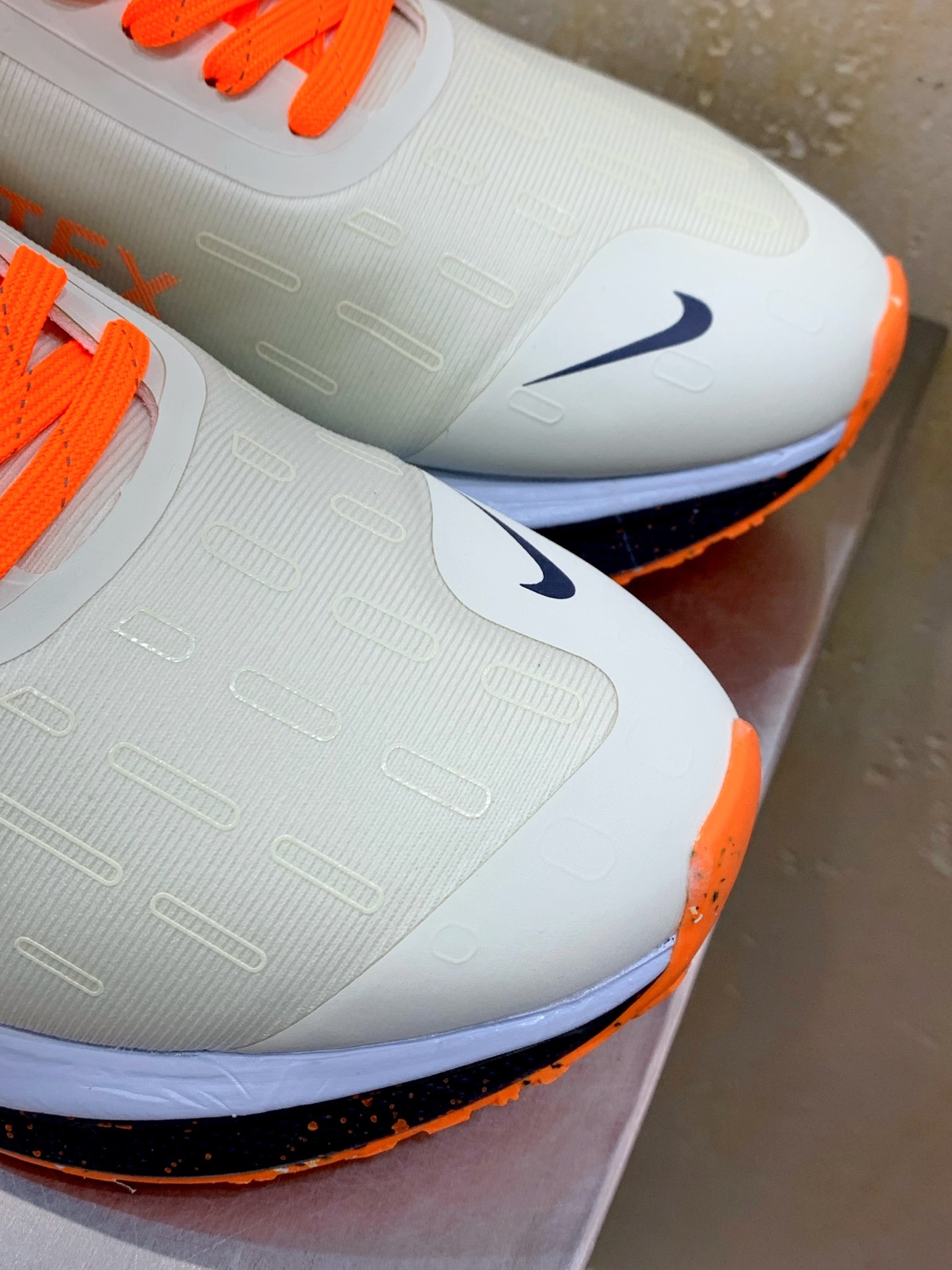 Nike Air Max DN White / Grey main view