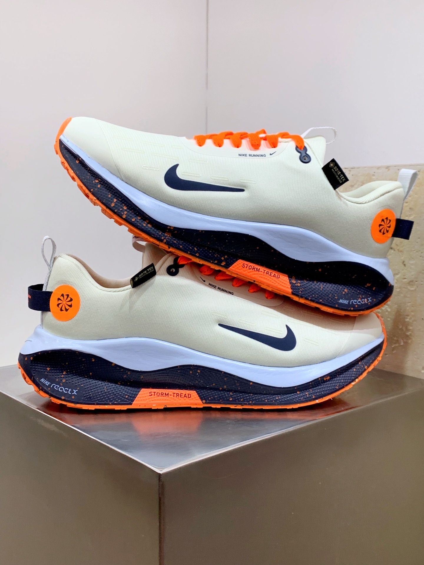 Nike Air Max DN White / Grey detail view 5