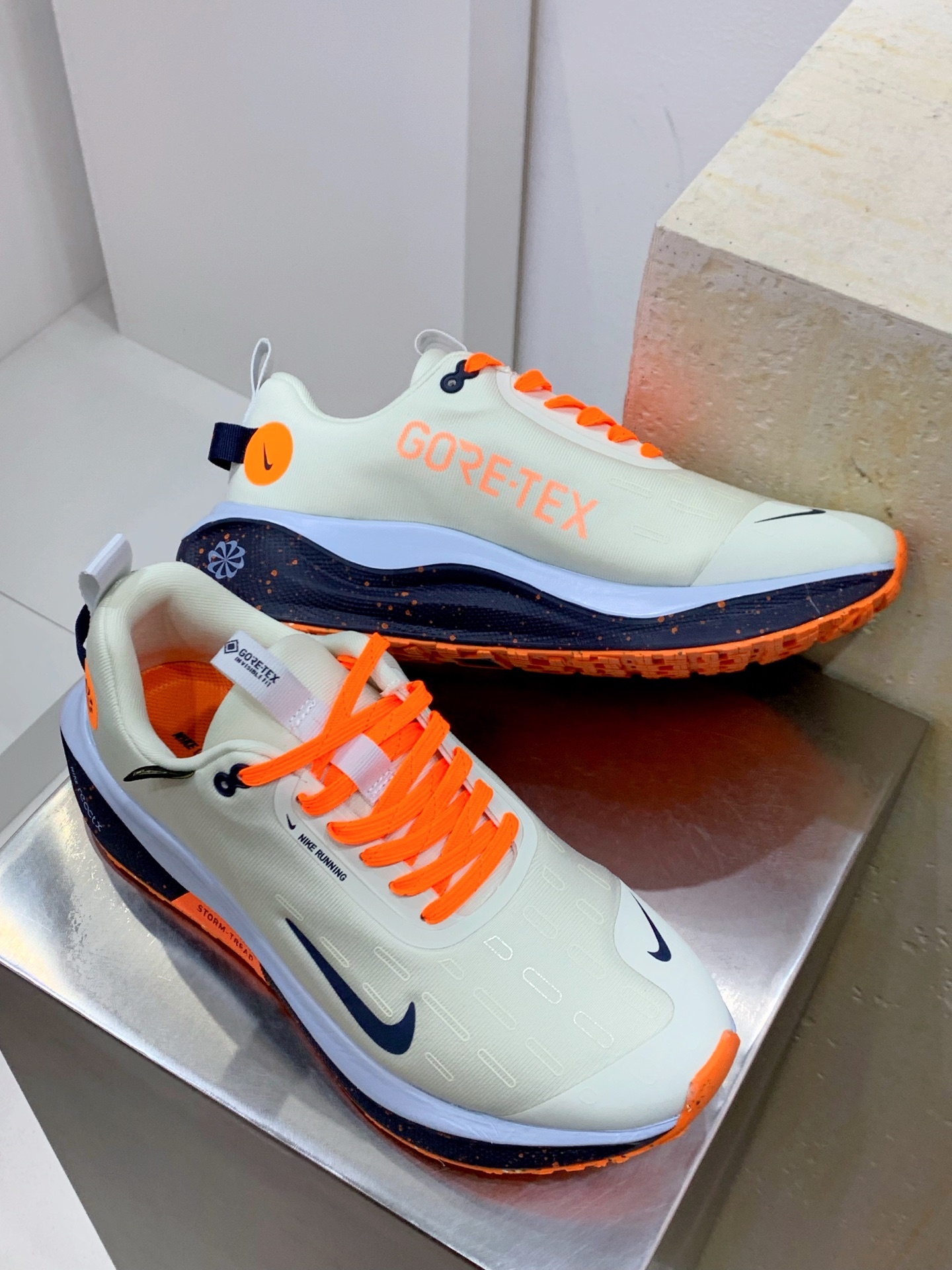 Nike Air Max DN White / Grey detail view 7