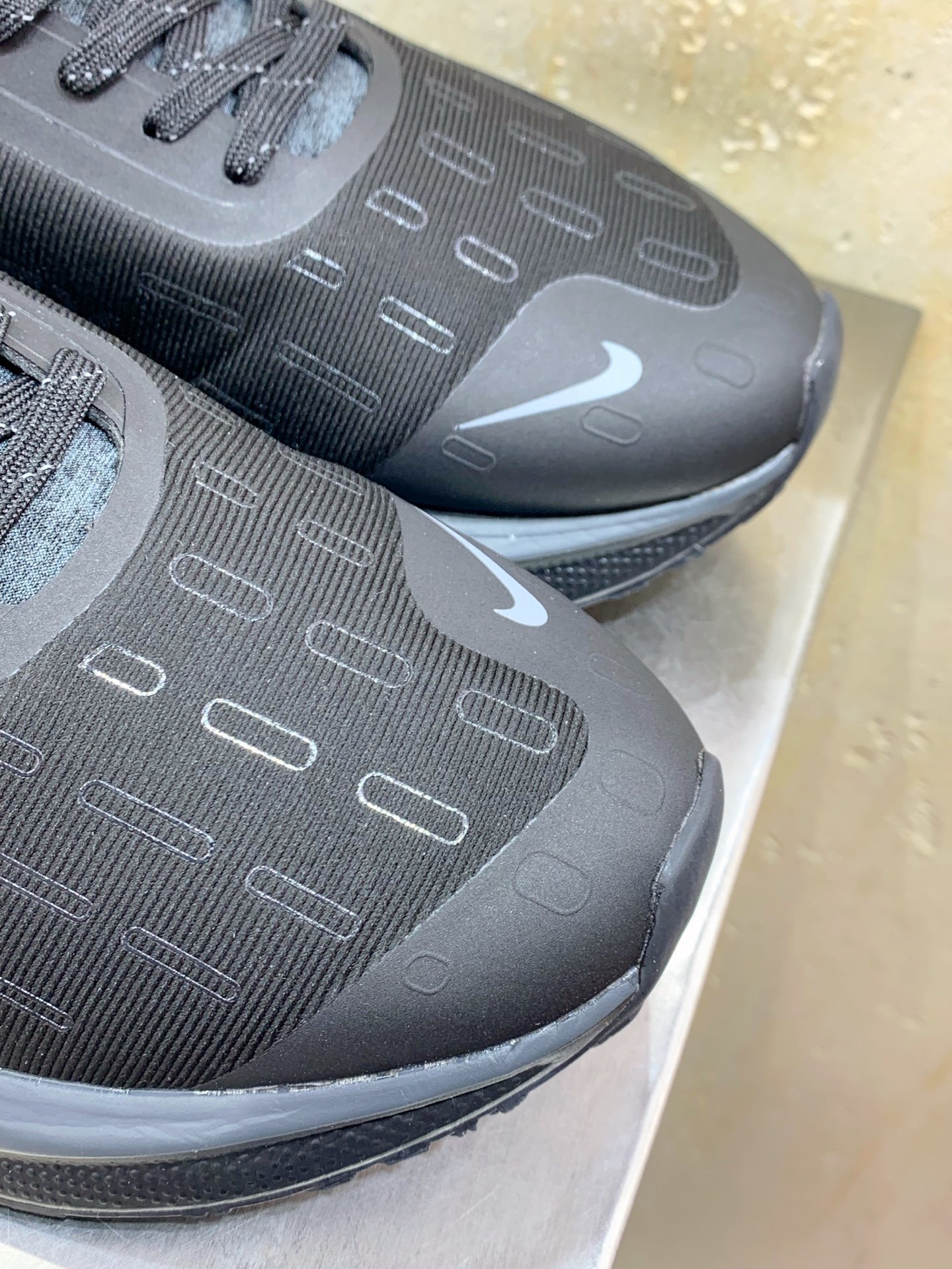 Nike Air Max DN Grey / White main view