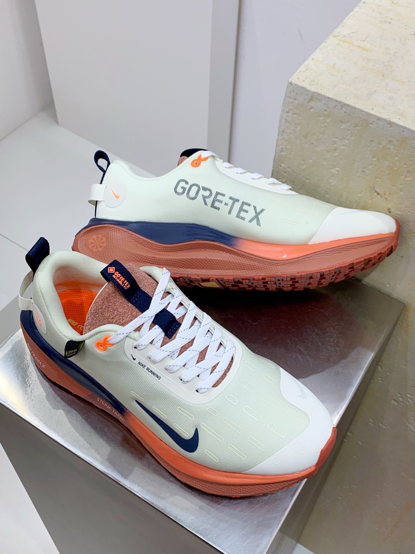 Nike Air Max DN White / Grey detail view 7