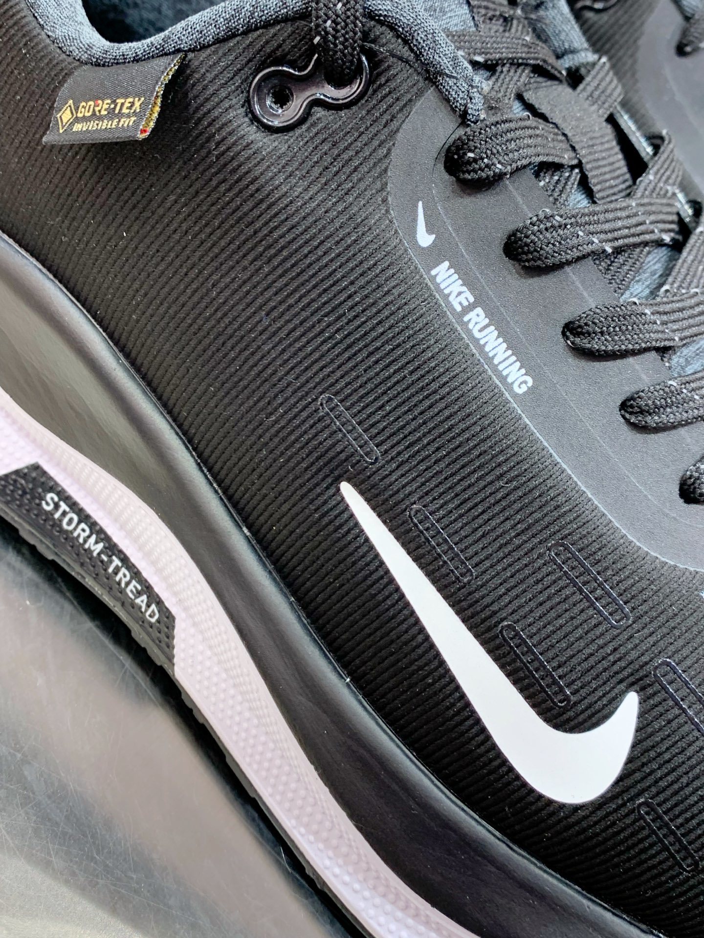 Nike Air Max DN Grey / White detail view 1