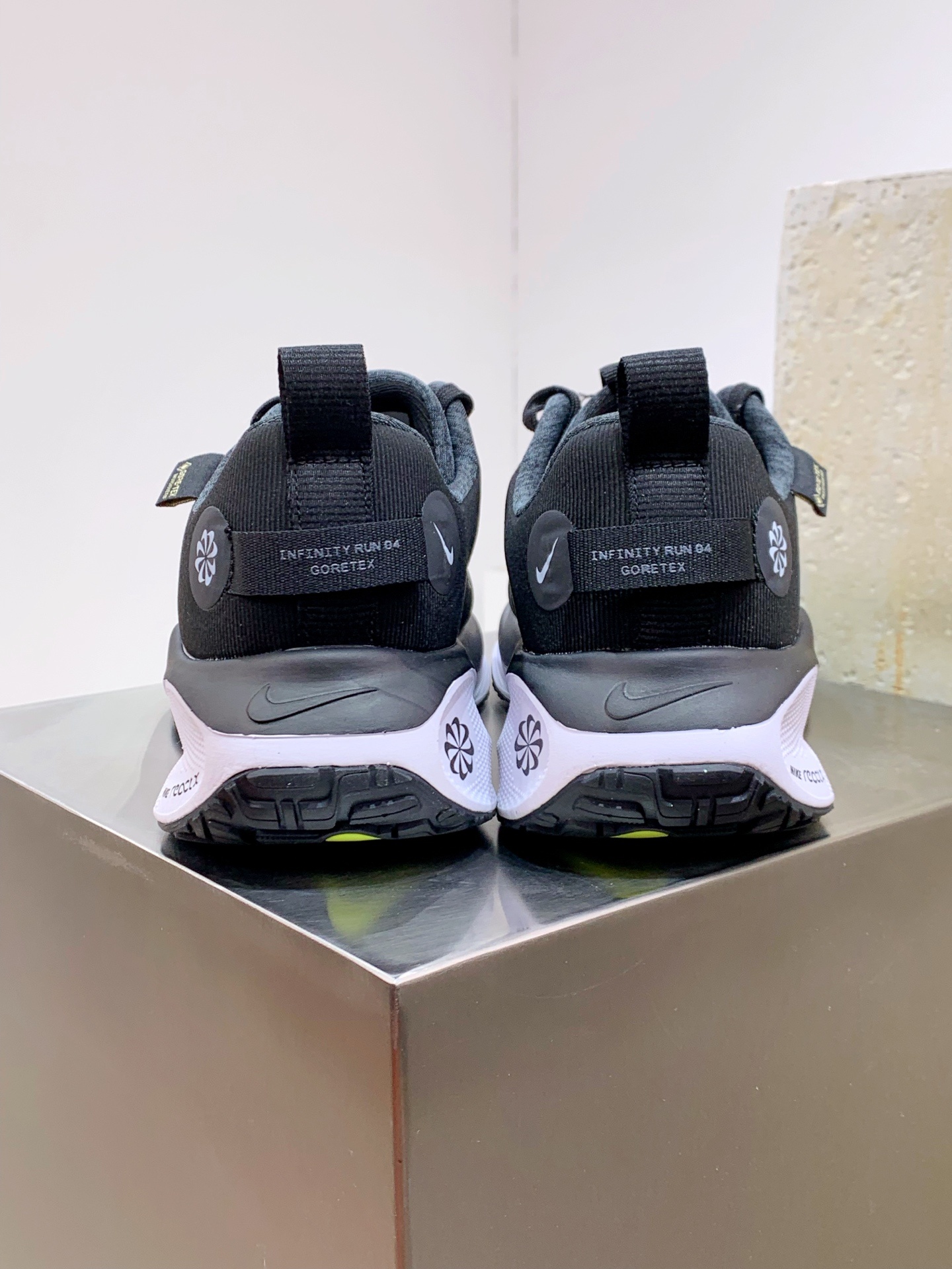Nike Air Max DN Grey / White detail view 3