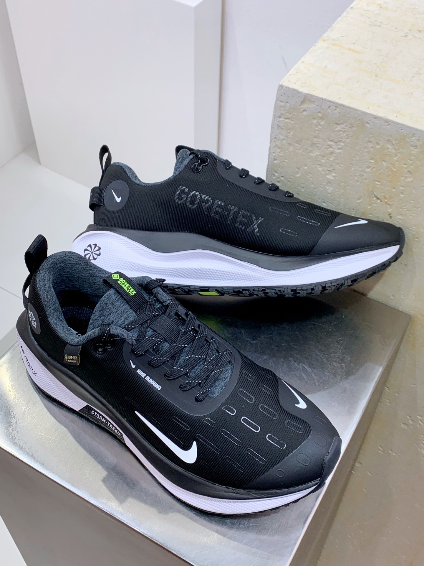Nike Air Max DN Grey / White detail view 7