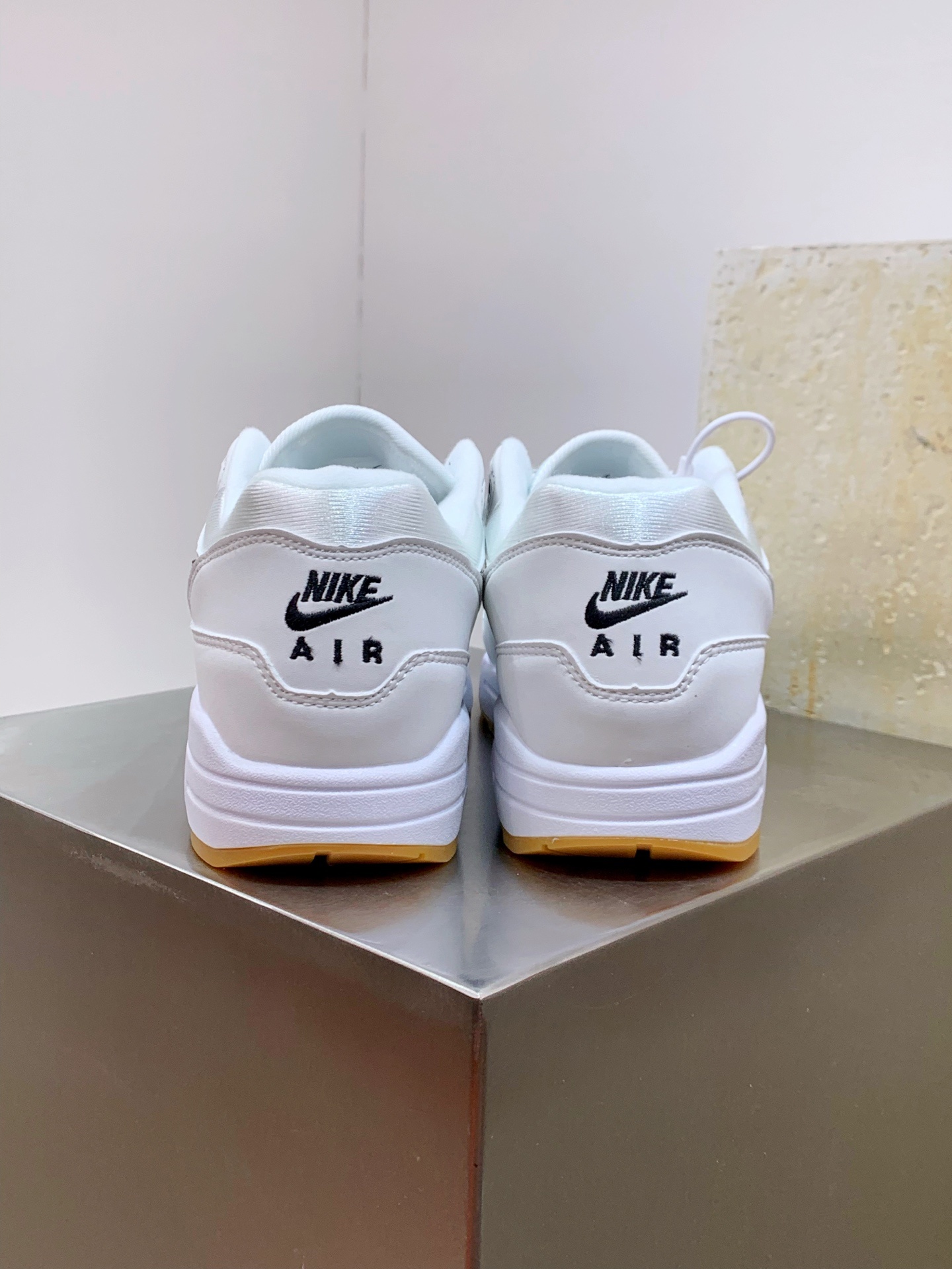 Nike Air Max DN White / Grey detail view 3