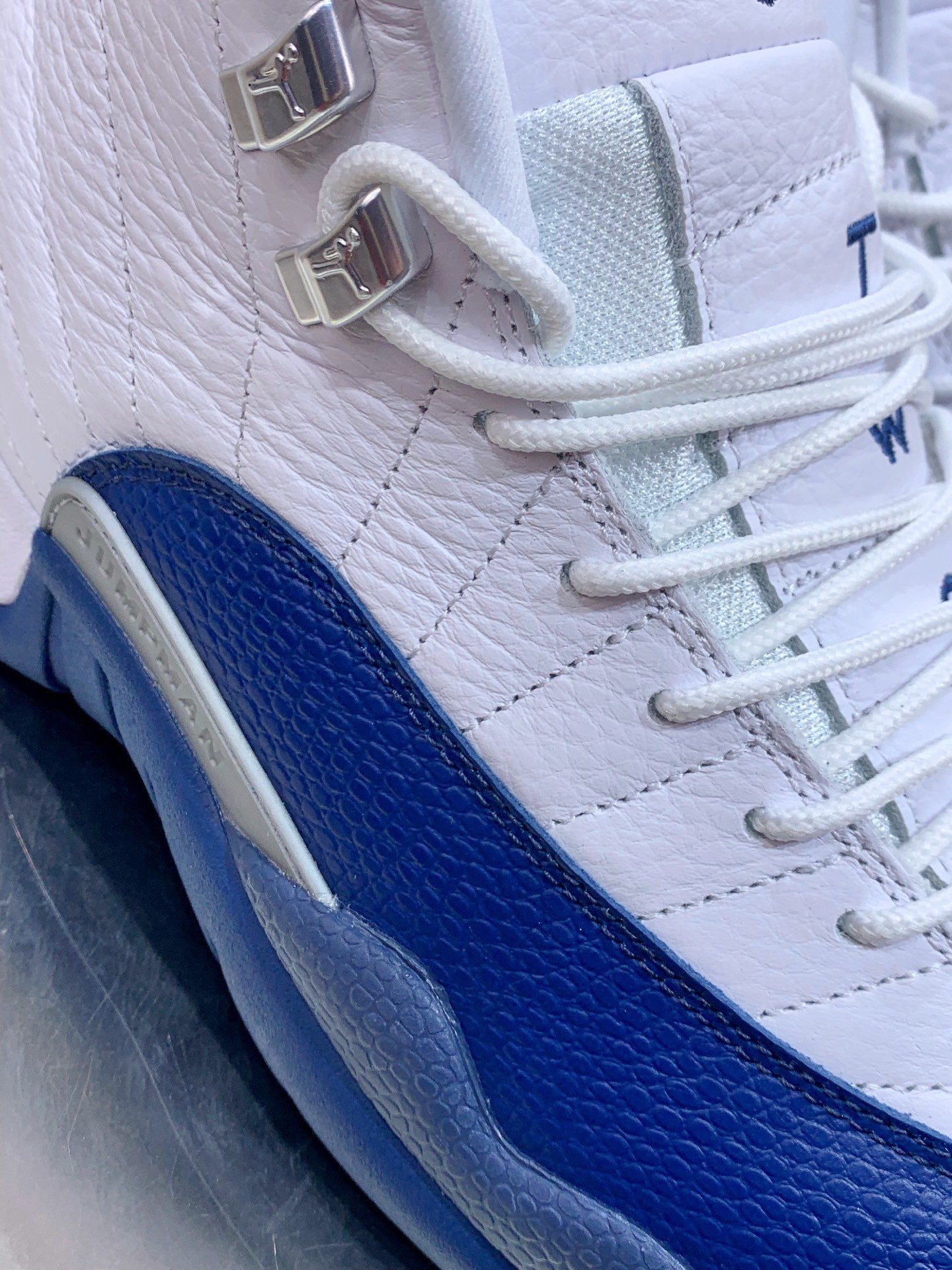 Nike Air Max DN Blue / White detail view 1
