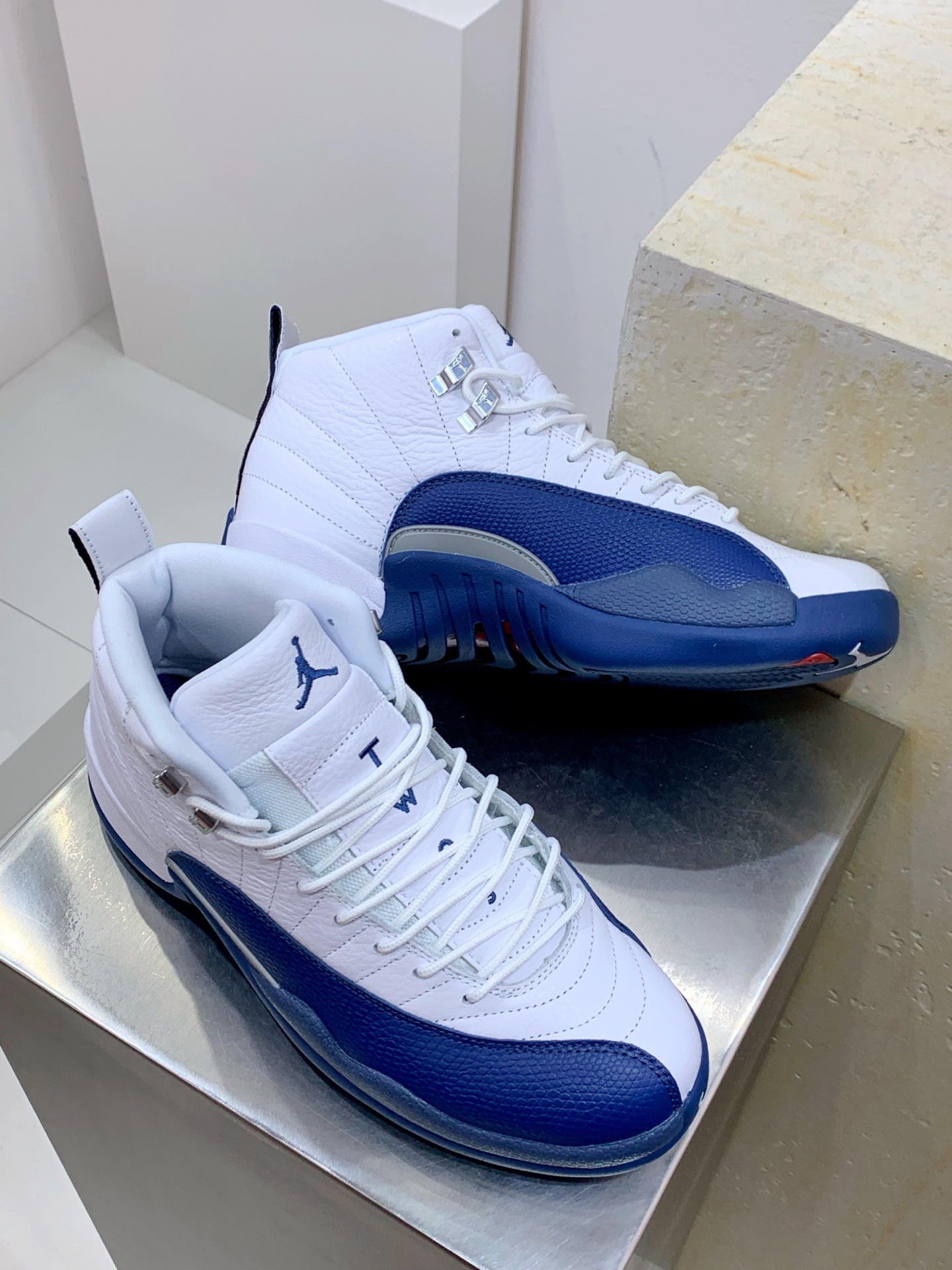 Nike Air Max DN Blue / White detail view 7