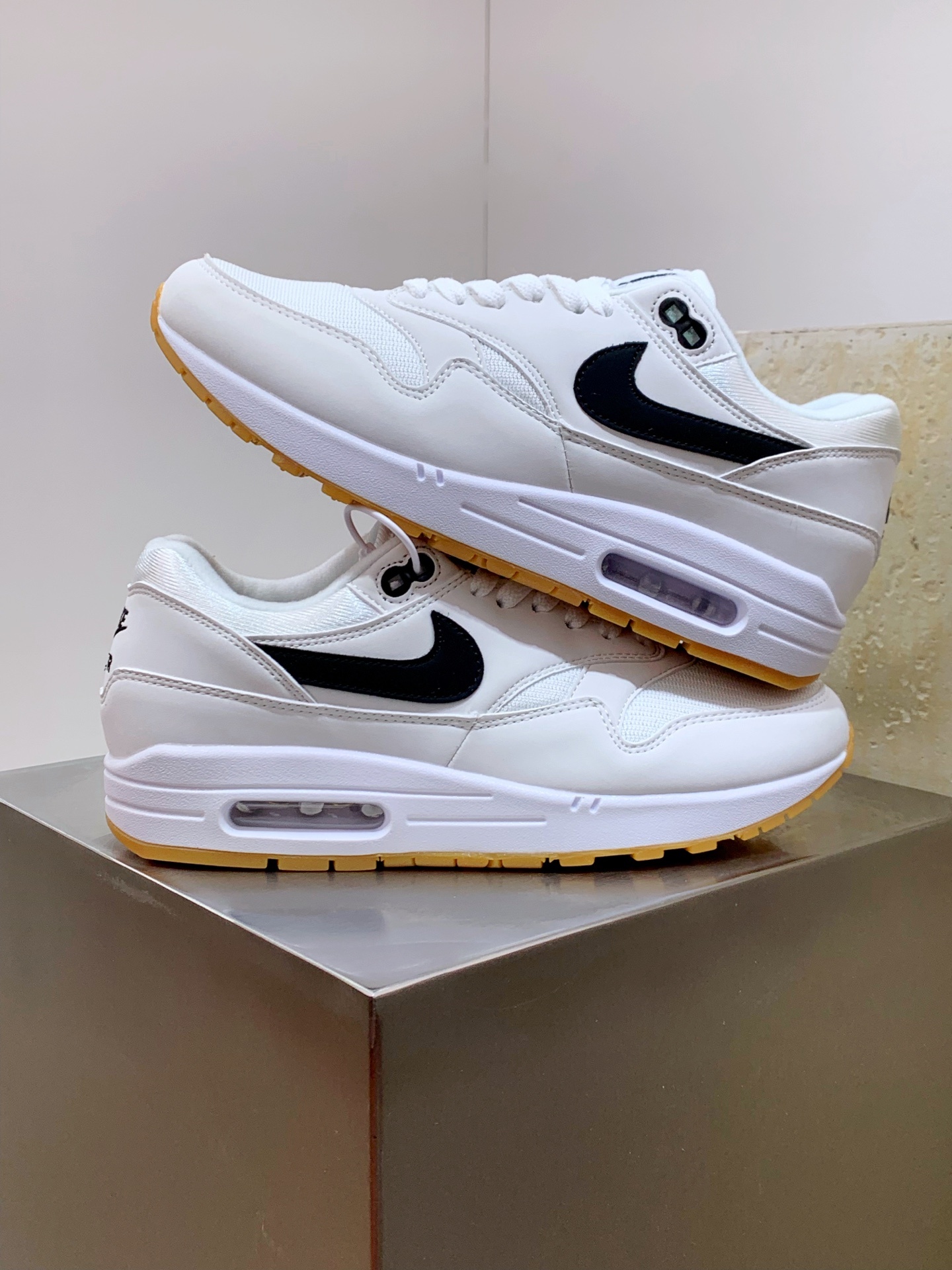 Nike Air Max DN White / Grey detail view 5