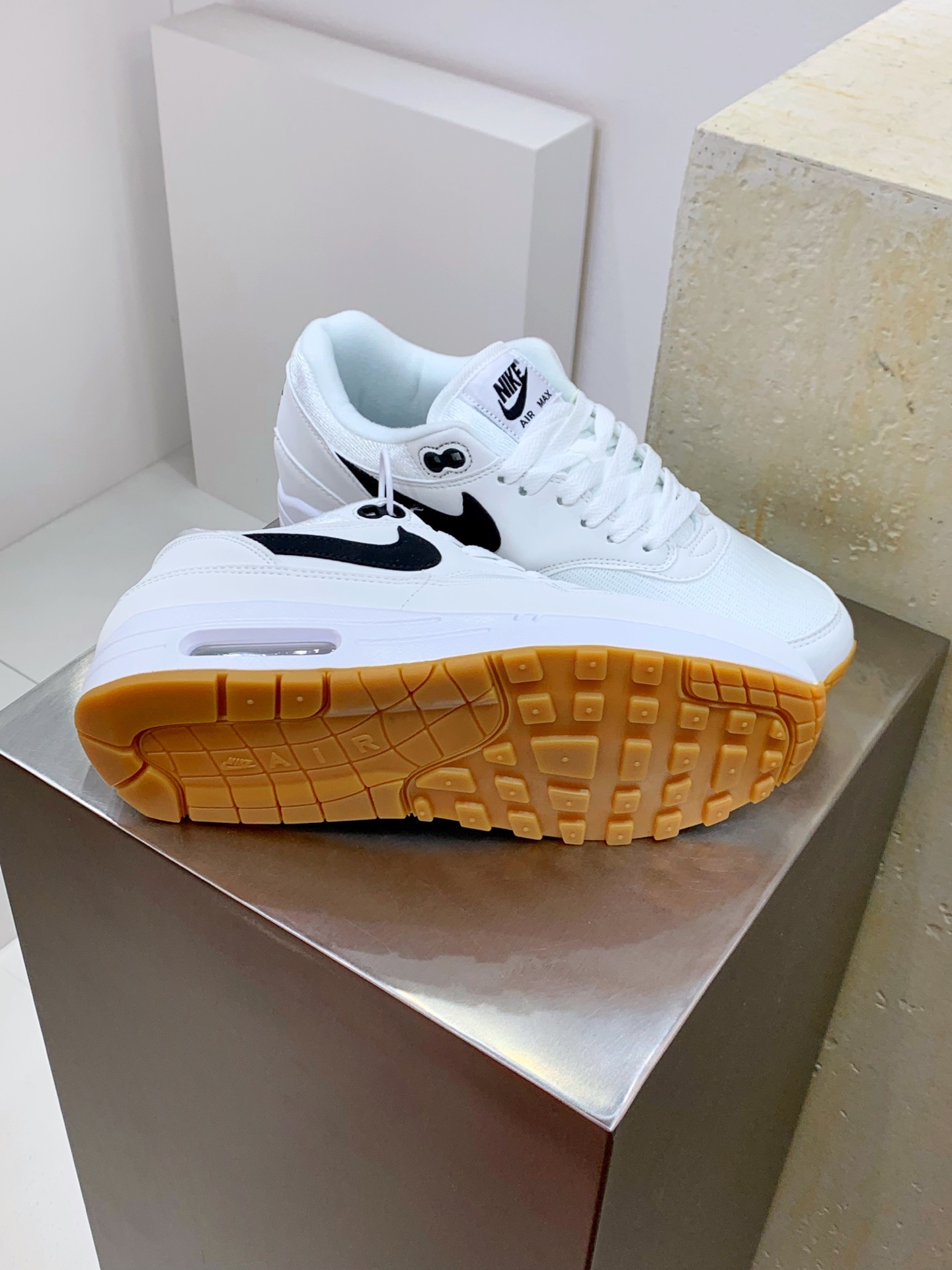 Nike Air Max DN White / Grey detail view 6