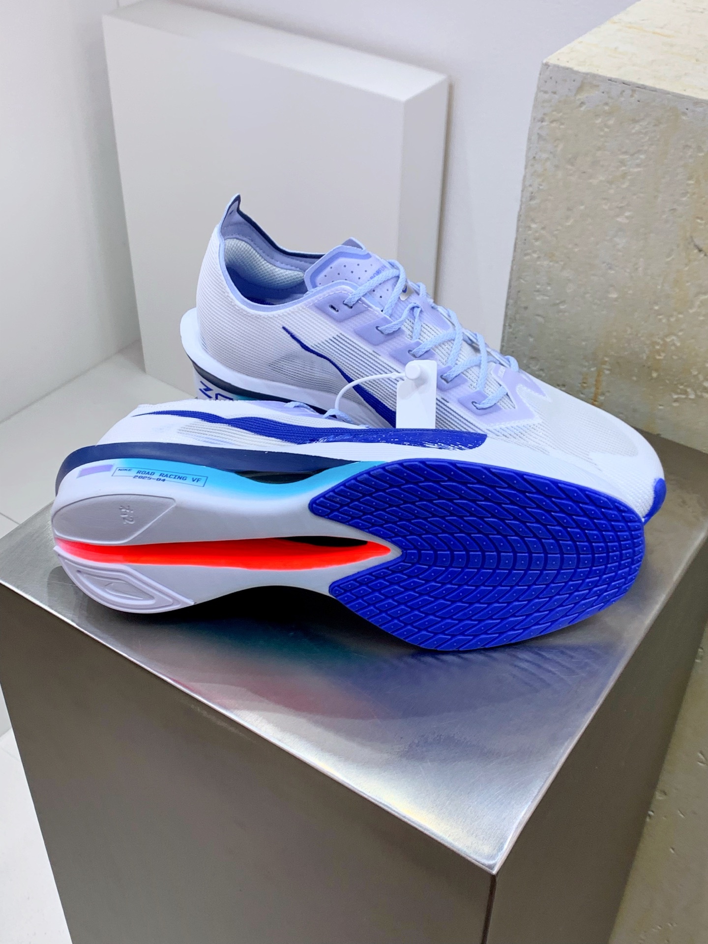 Nike Air Max DN White / Blue detail view 6