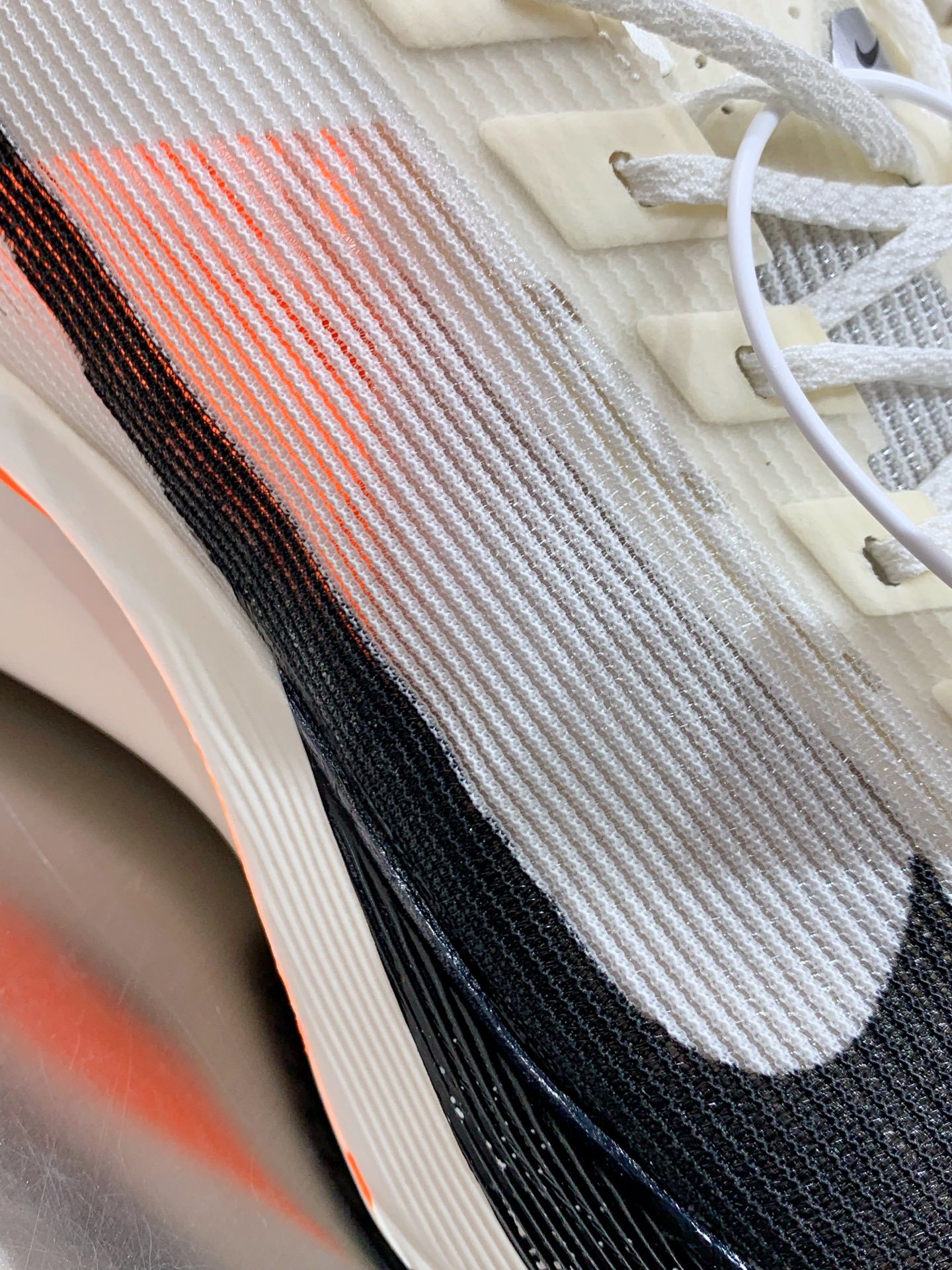 Nike Air Max DN White / Grey detail view 1