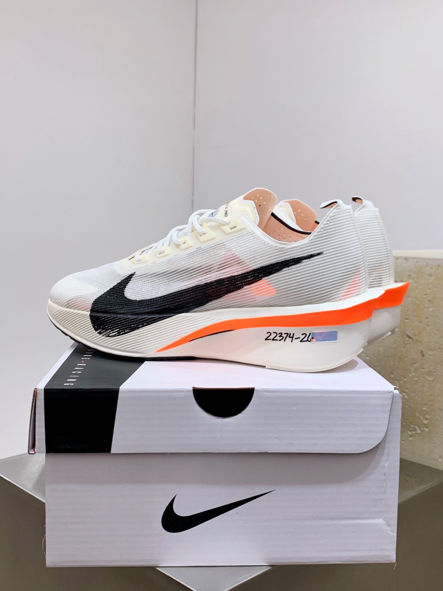 Nike Air Max DN White / Grey detail view 4