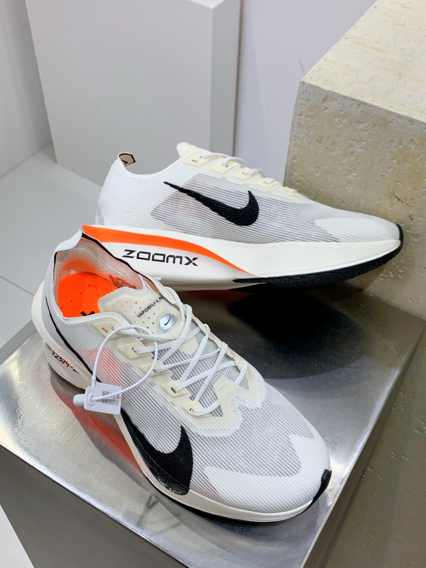 Nike Air Max DN White / Grey detail view 7