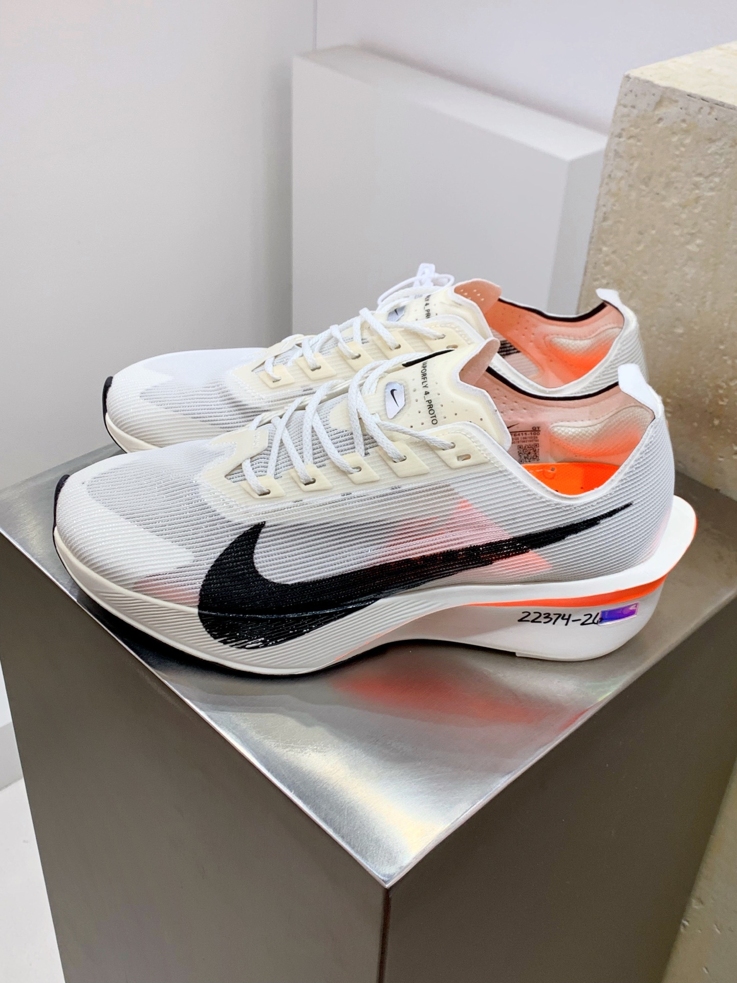 Nike Air Max DN White / Grey detail view 8