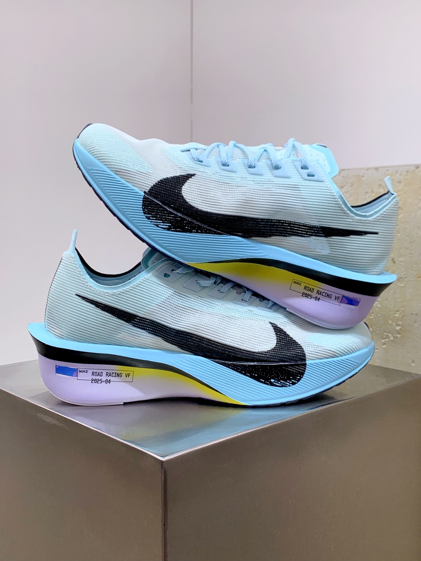 Nike Air Max DN Blue / White detail view 5