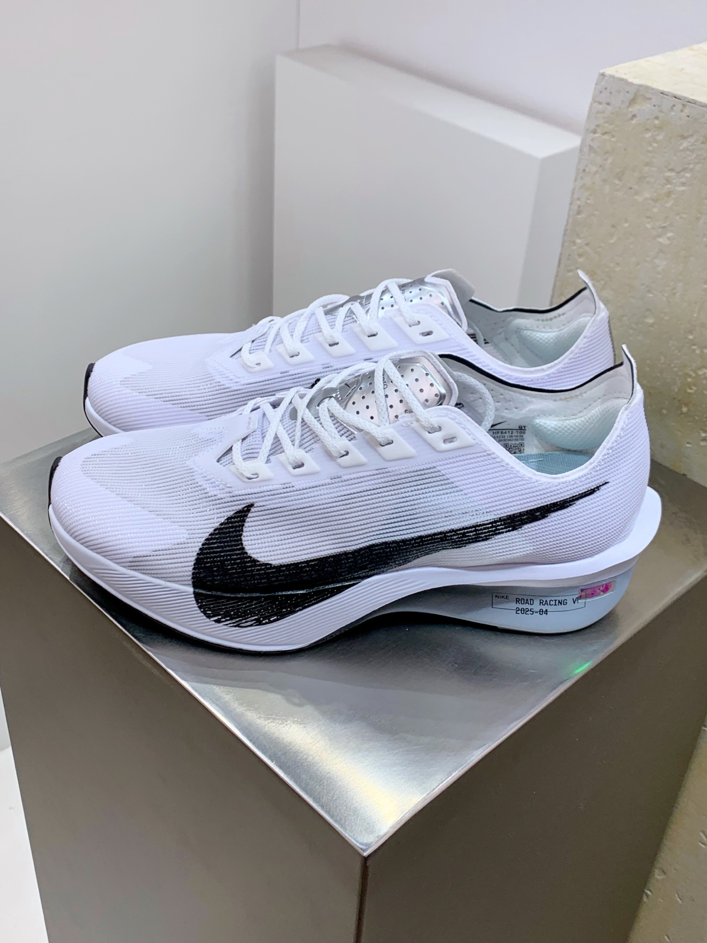 Nike Air Max DN Blue / White detail view 8
