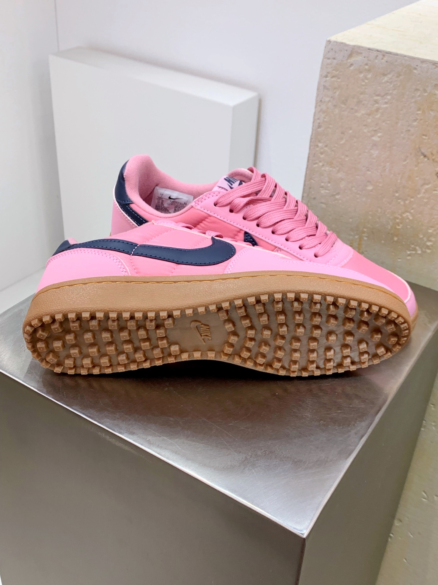 Nike Air Max DN Pink / Grey detail view 6