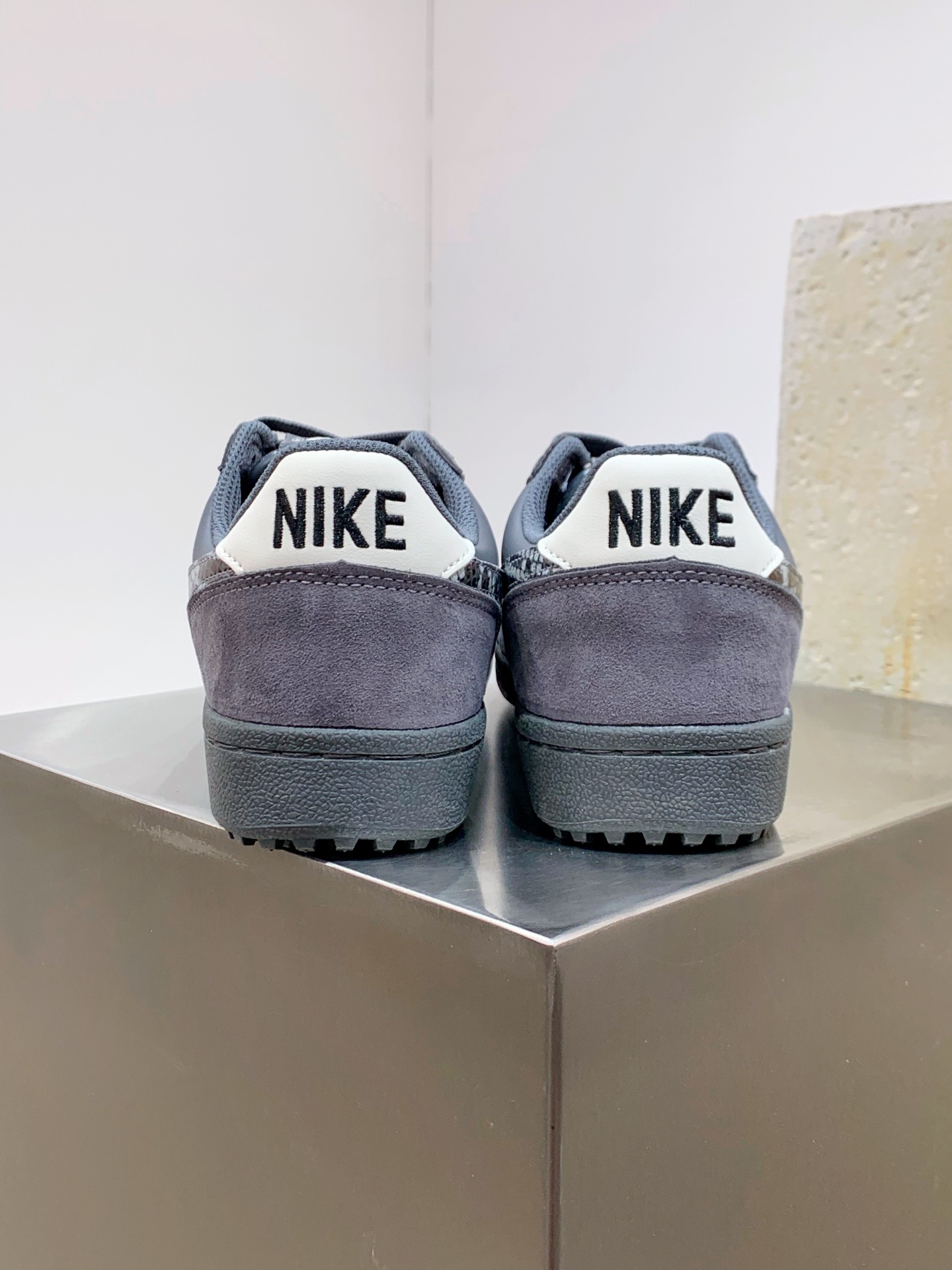 Nike Air Max DN White / Grey detail view 3