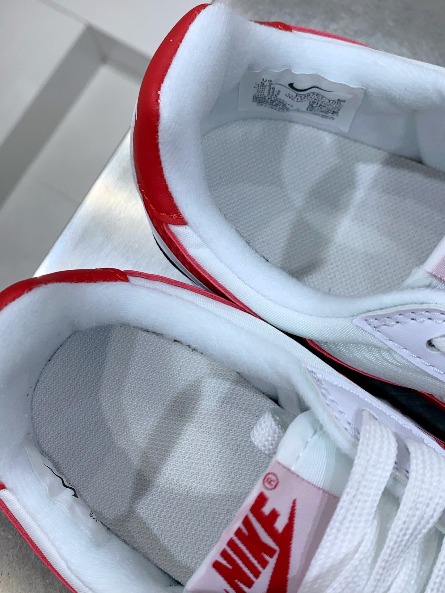 Nike Air Max DN White / Blue detail view 2