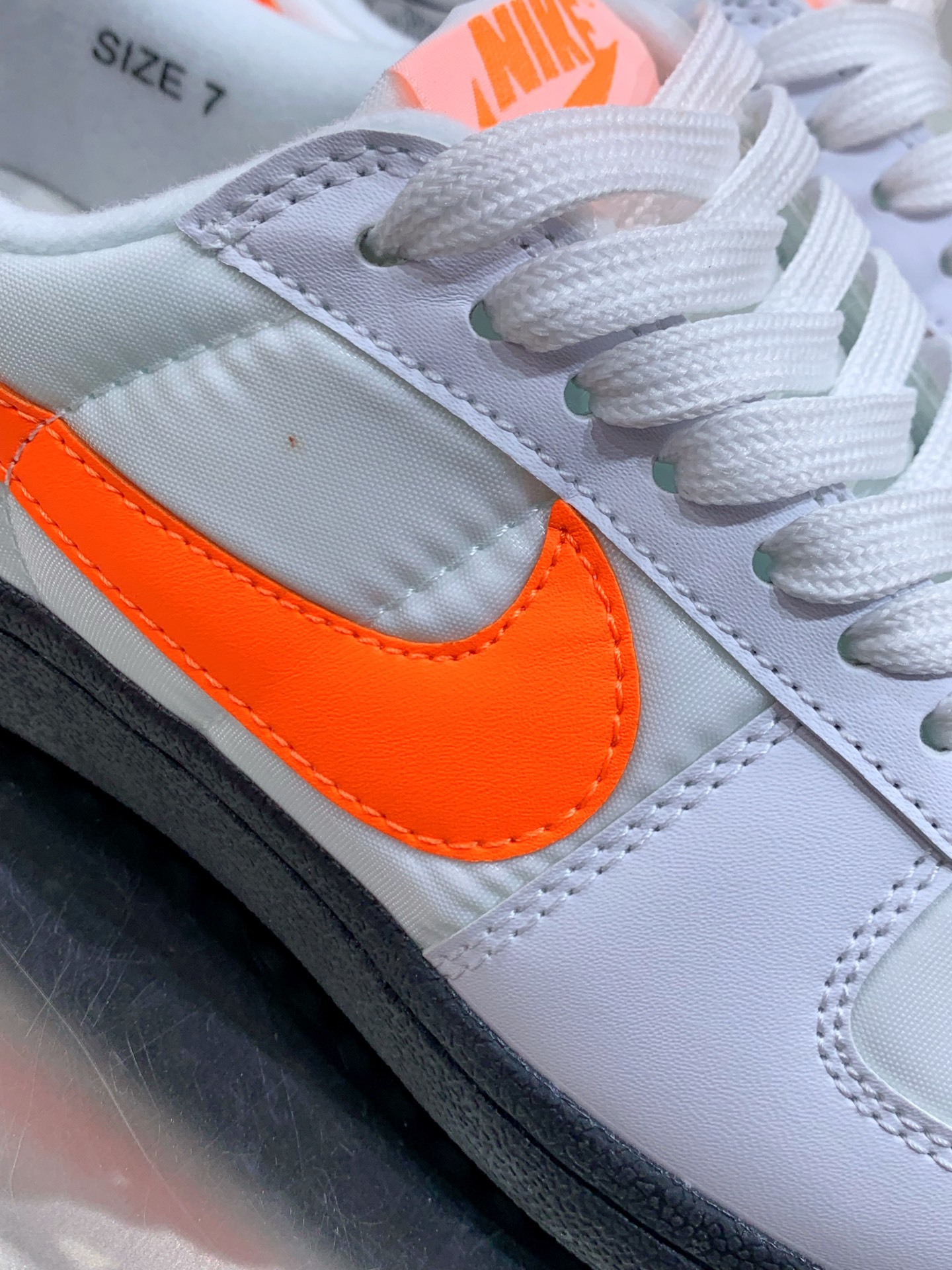 Nike Air Max DN White / Grey detail view 1