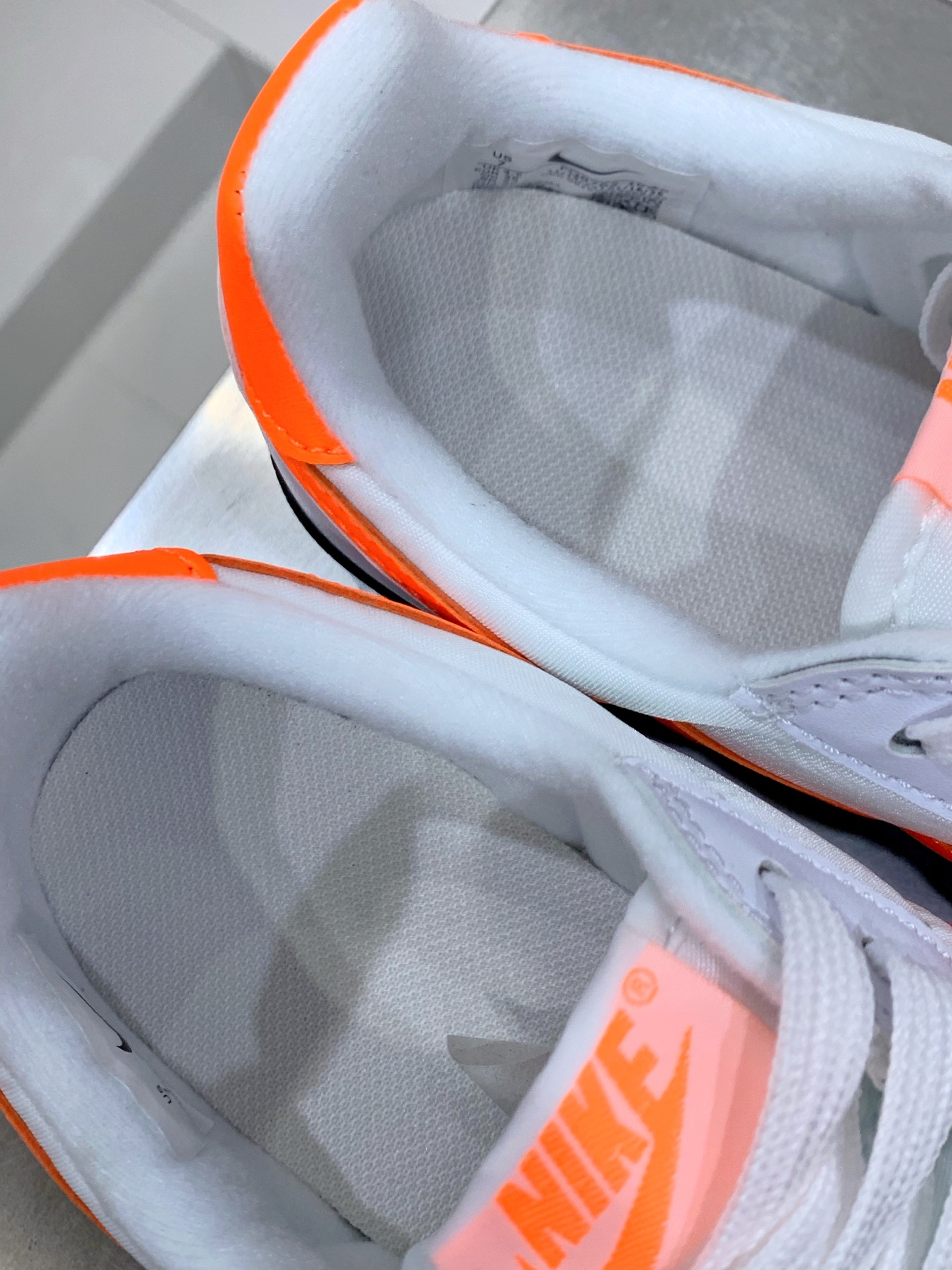 Nike Air Max DN White / Grey detail view 2