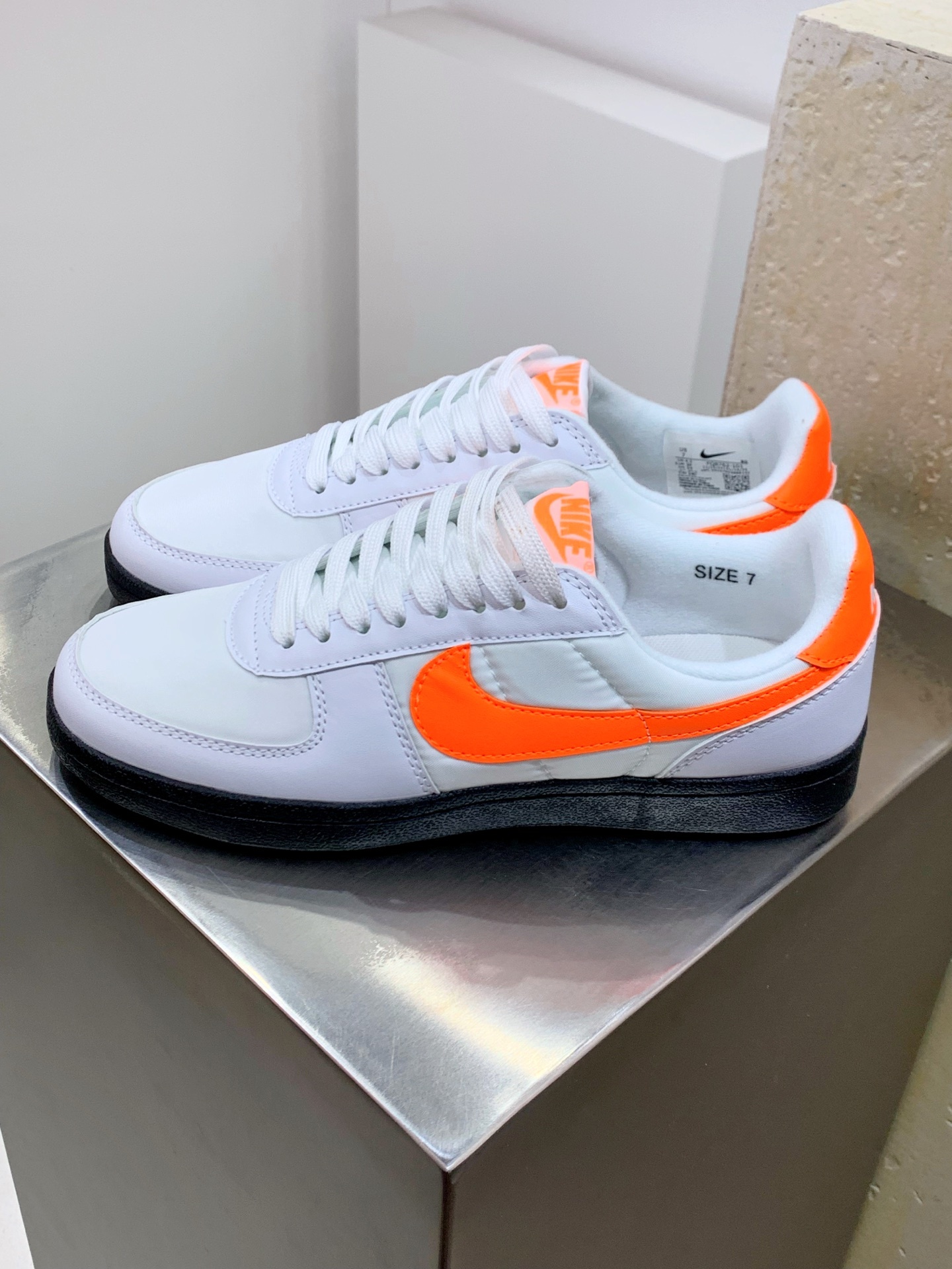 Nike Air Max DN White / Grey detail view 8