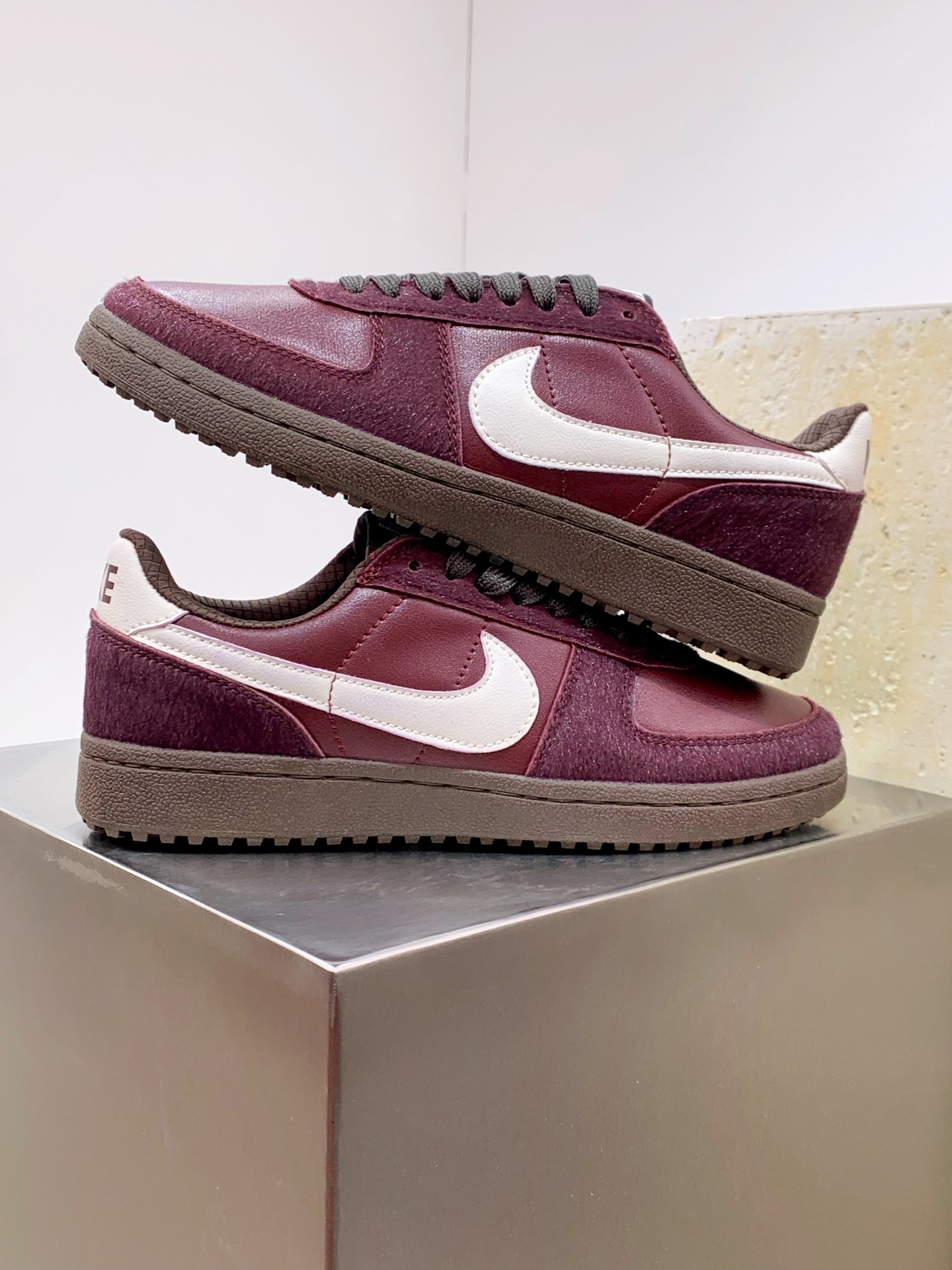 Nike Waffle Pink / White detail view 5