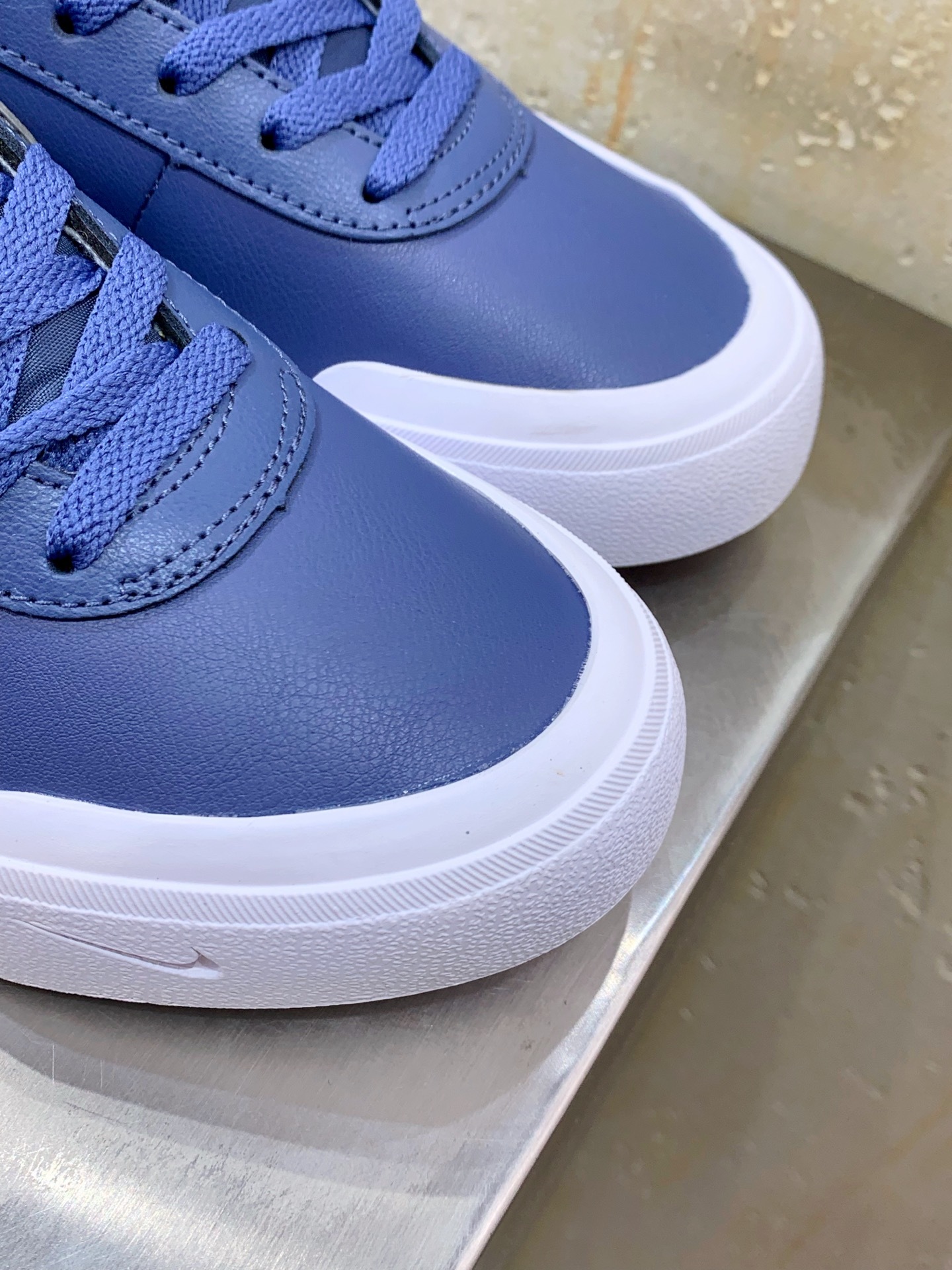 Nike Waffle Blue / White main view