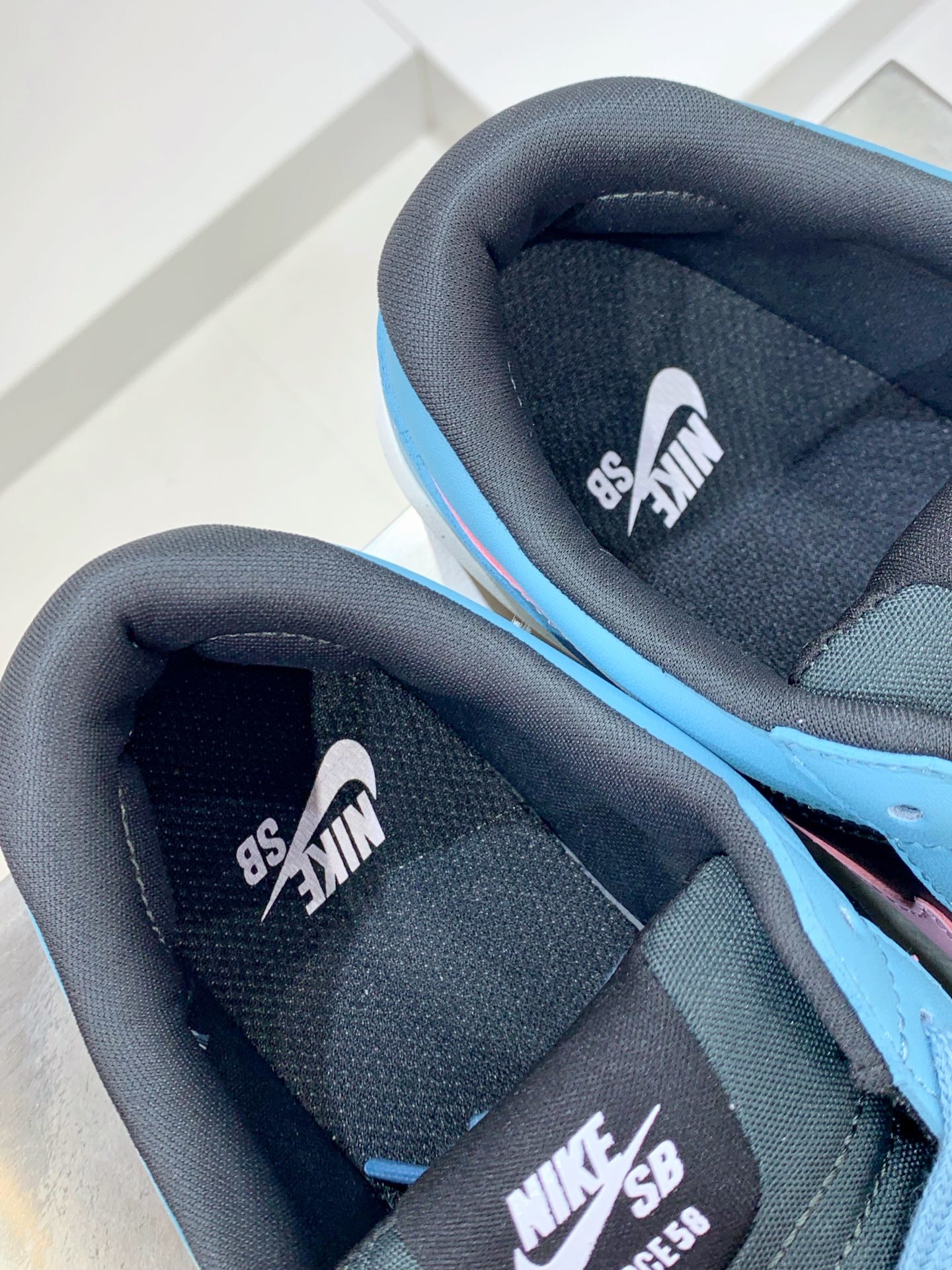 Nike Waffle Grey / Blue detail view 2