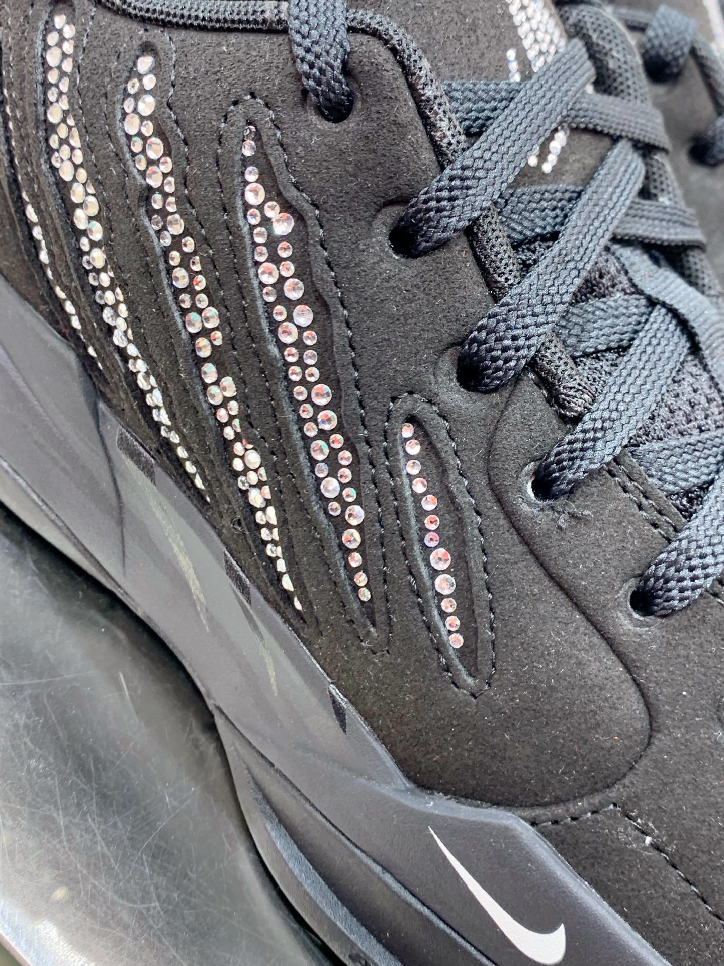 Nike Waffle Grey / White detail view 1