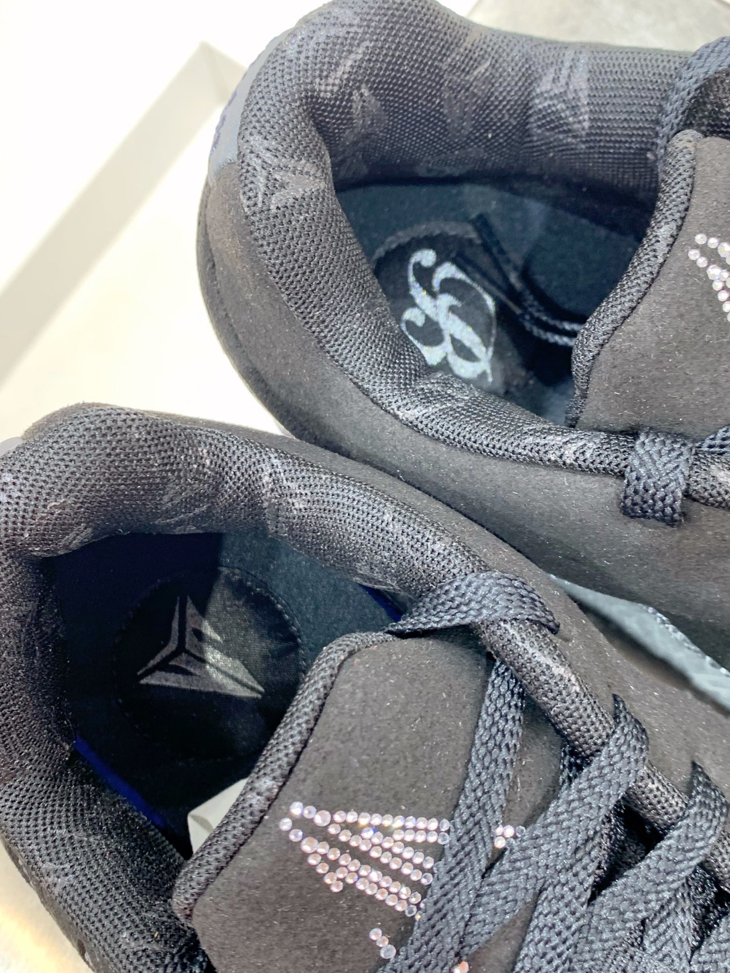 Nike Waffle Grey / White detail view 2