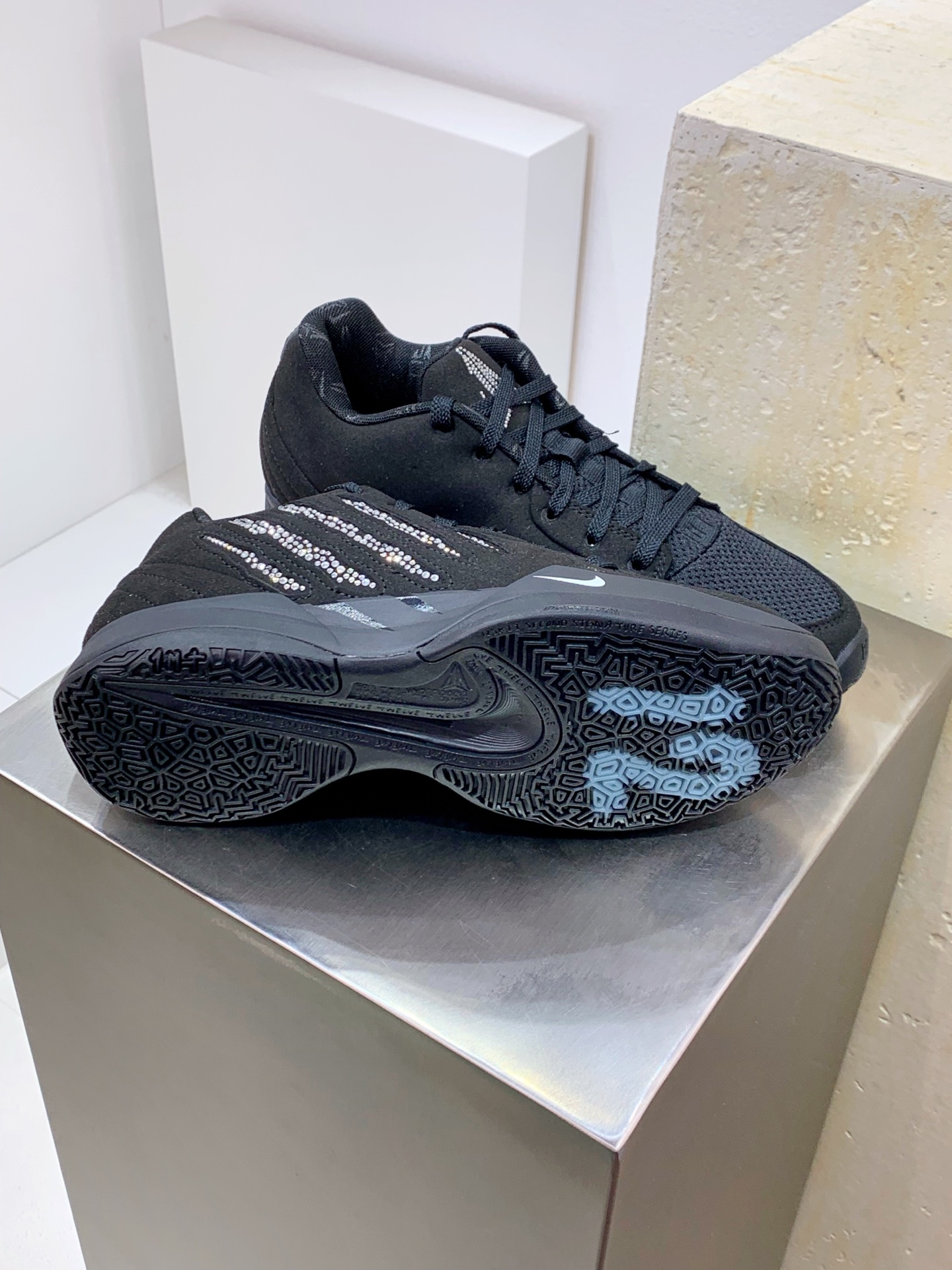 Nike Waffle Grey / White detail view 6