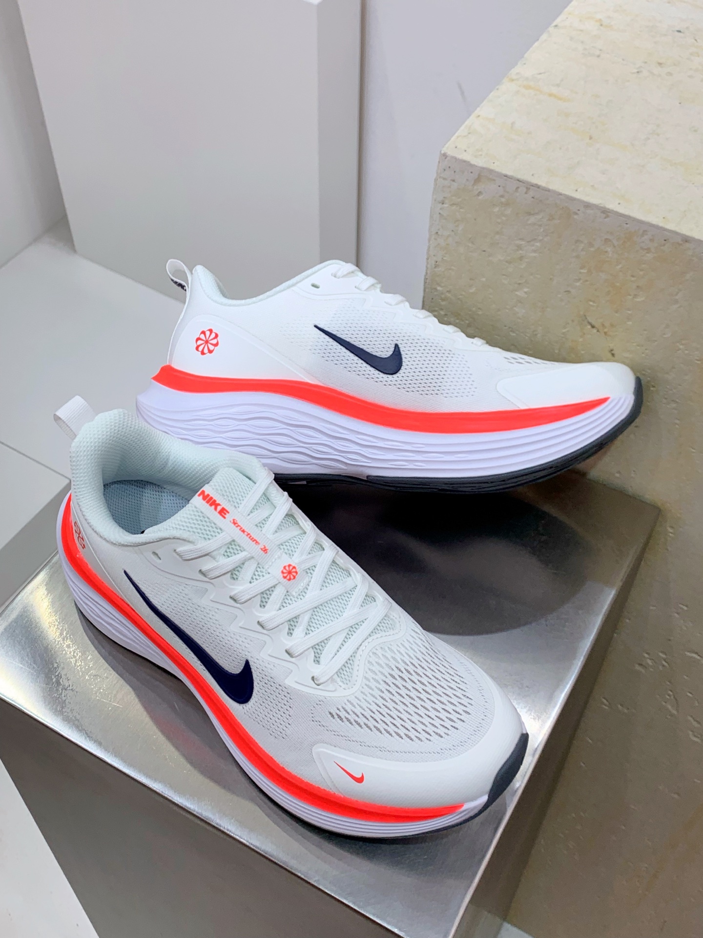 Nike Waffle White / Grey detail view 6
