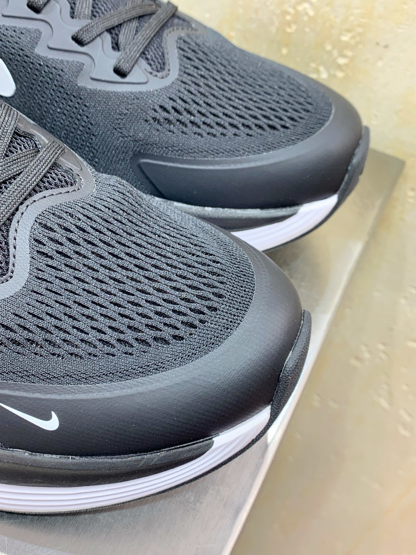 Nike Waffle Grey / White main view