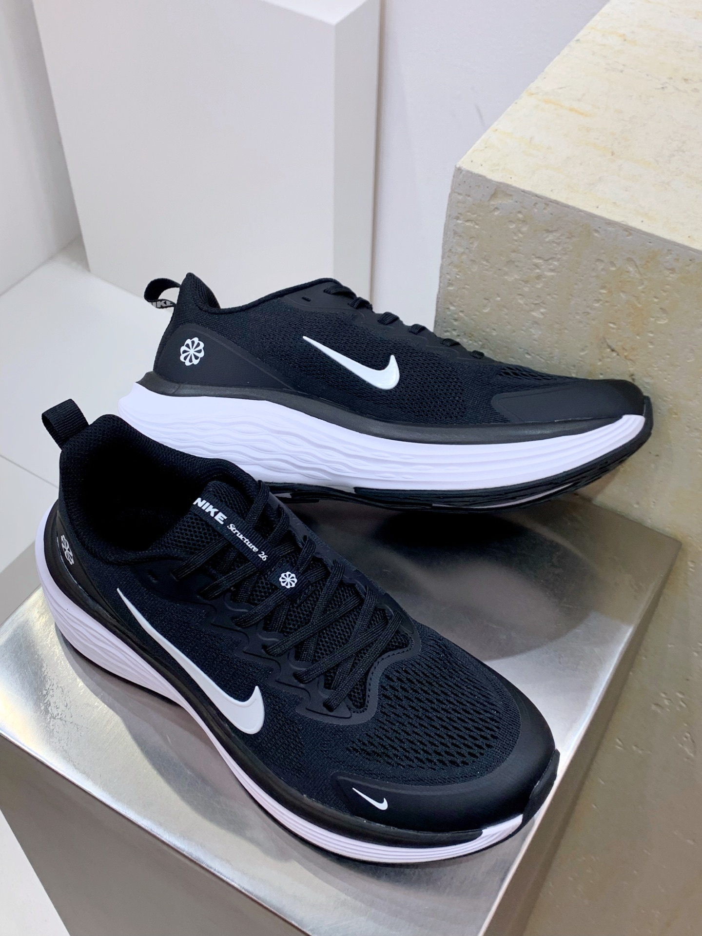 Nike Waffle Grey / White detail view 7