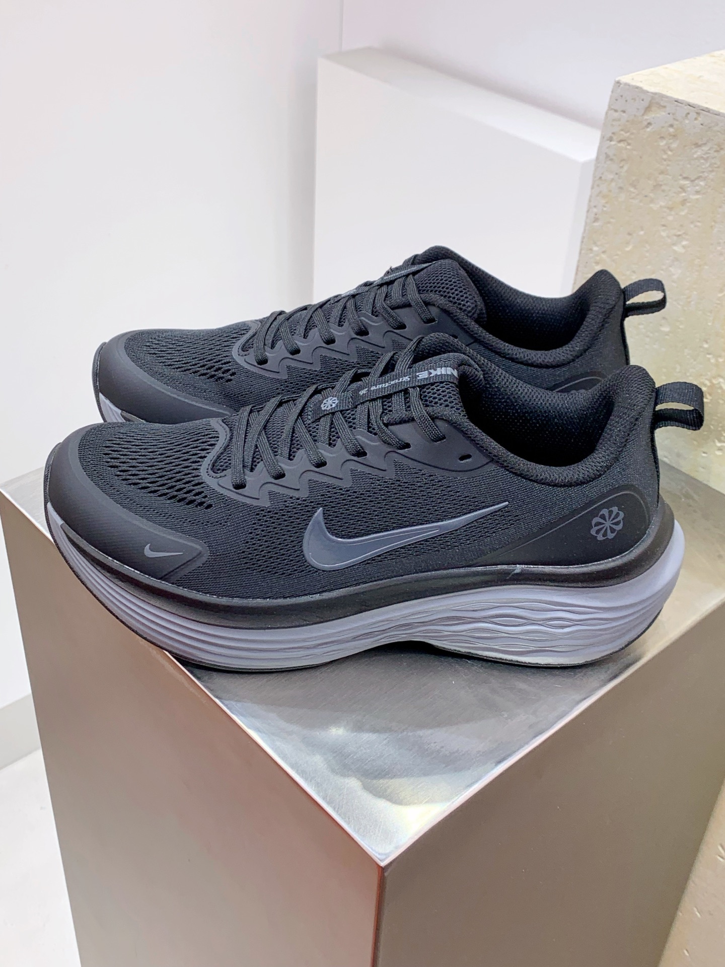Nike Waffle White / Grey detail view 8