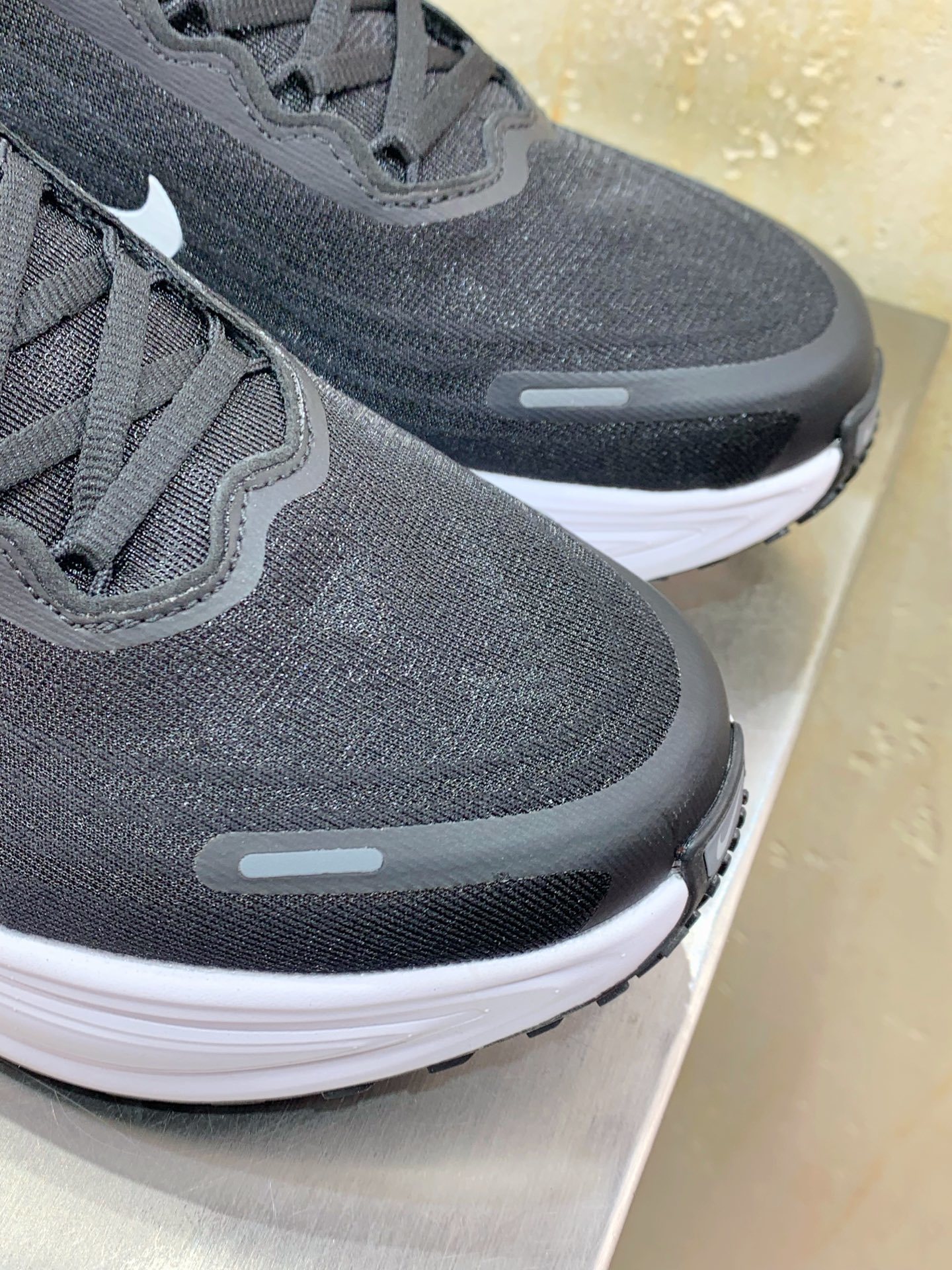 Nike Pegasus Grey / White main view